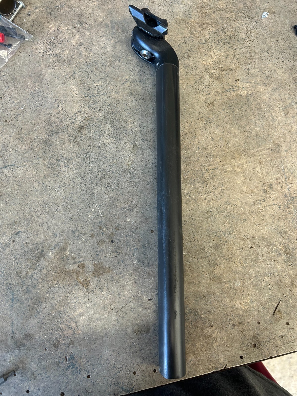 GIANT brand adjustable D seat post