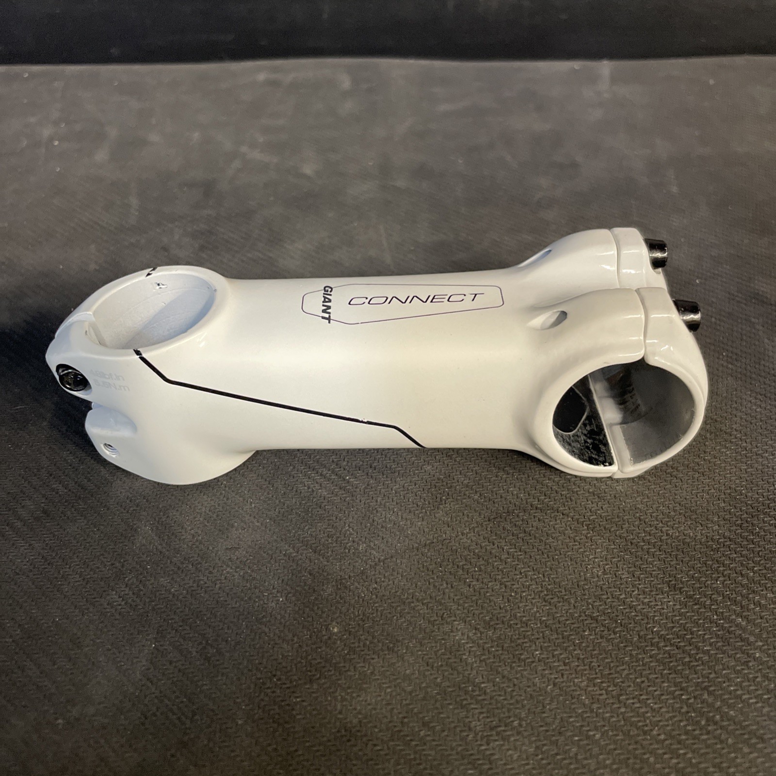 GIANT CONNECT 1 1/8″ 100MM LONG +/-8 DEGREE THREADLESS STEM WHITE 31.8MM