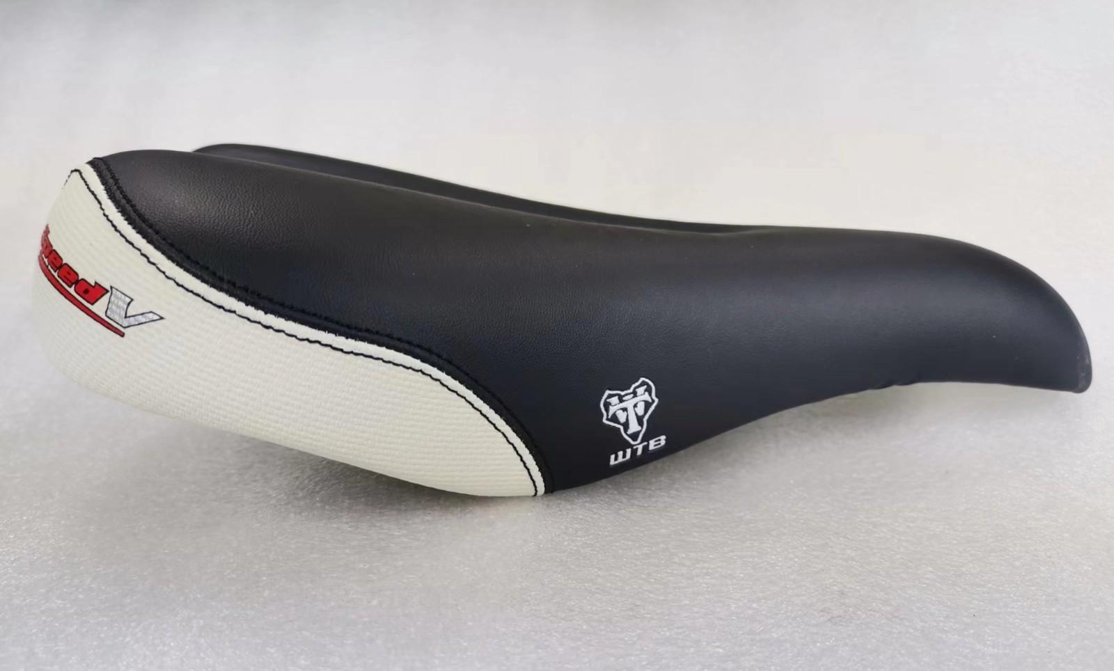 NEW OLD STOCK WTB SPEED V SADDLE SEAT WIDE 160MM BLACK WHITE MTB TOURING BIKE