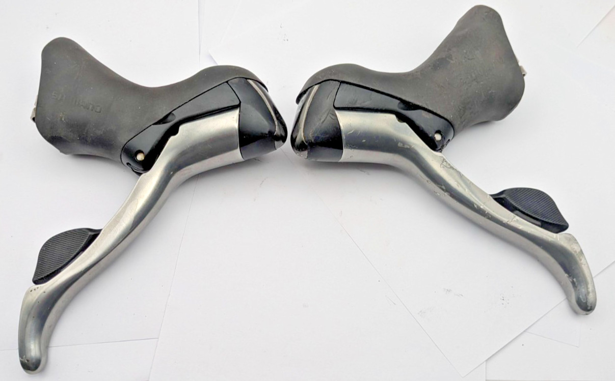 Shimano 105 ST-5600 PAIR SET Shift Lever Hood Face Plate Parts LEFT RIGHT 2 X 10
