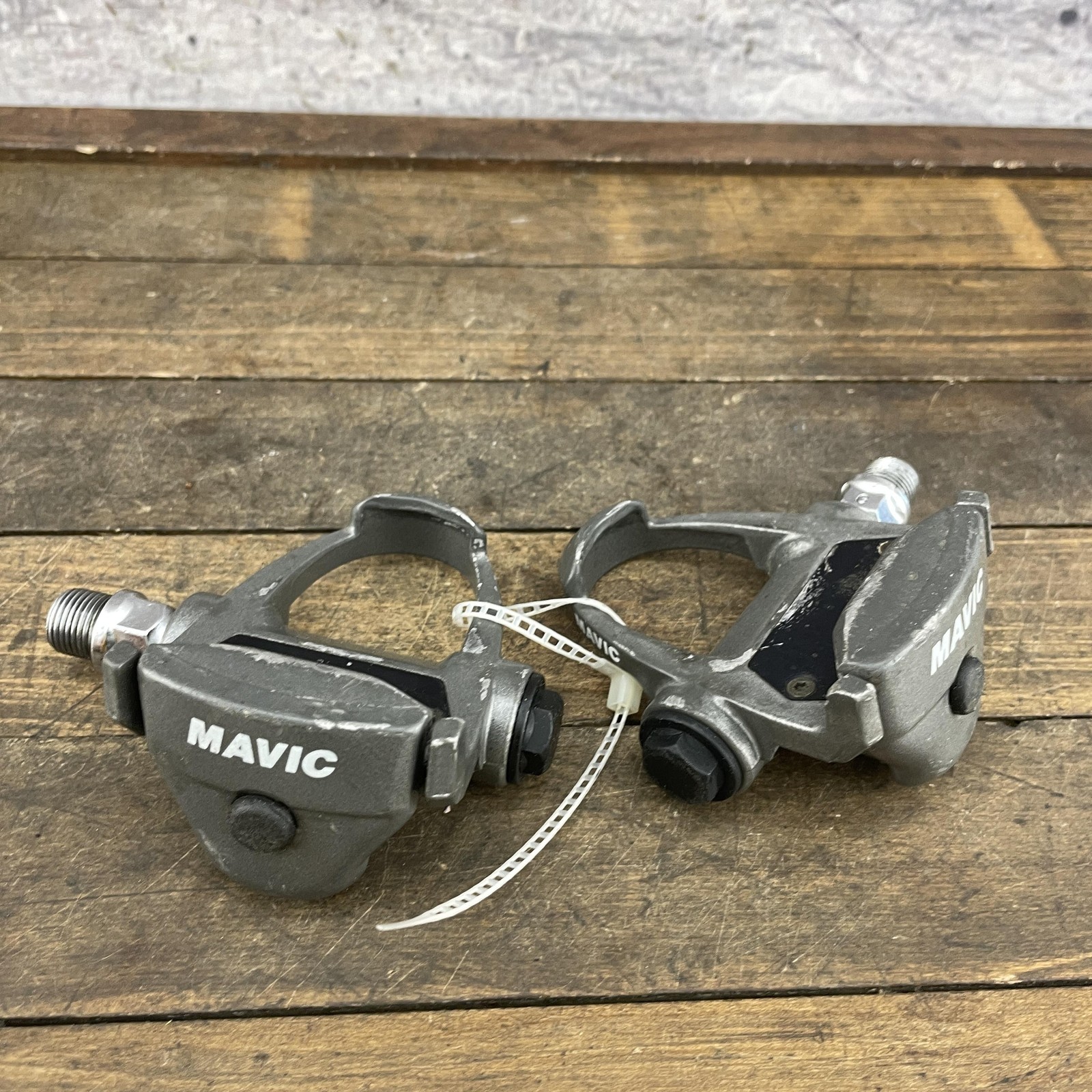 Vintage Mavic Clipless Road Bike Pedals Pair 9/16 x 20 Threads Gray Alloy 460g