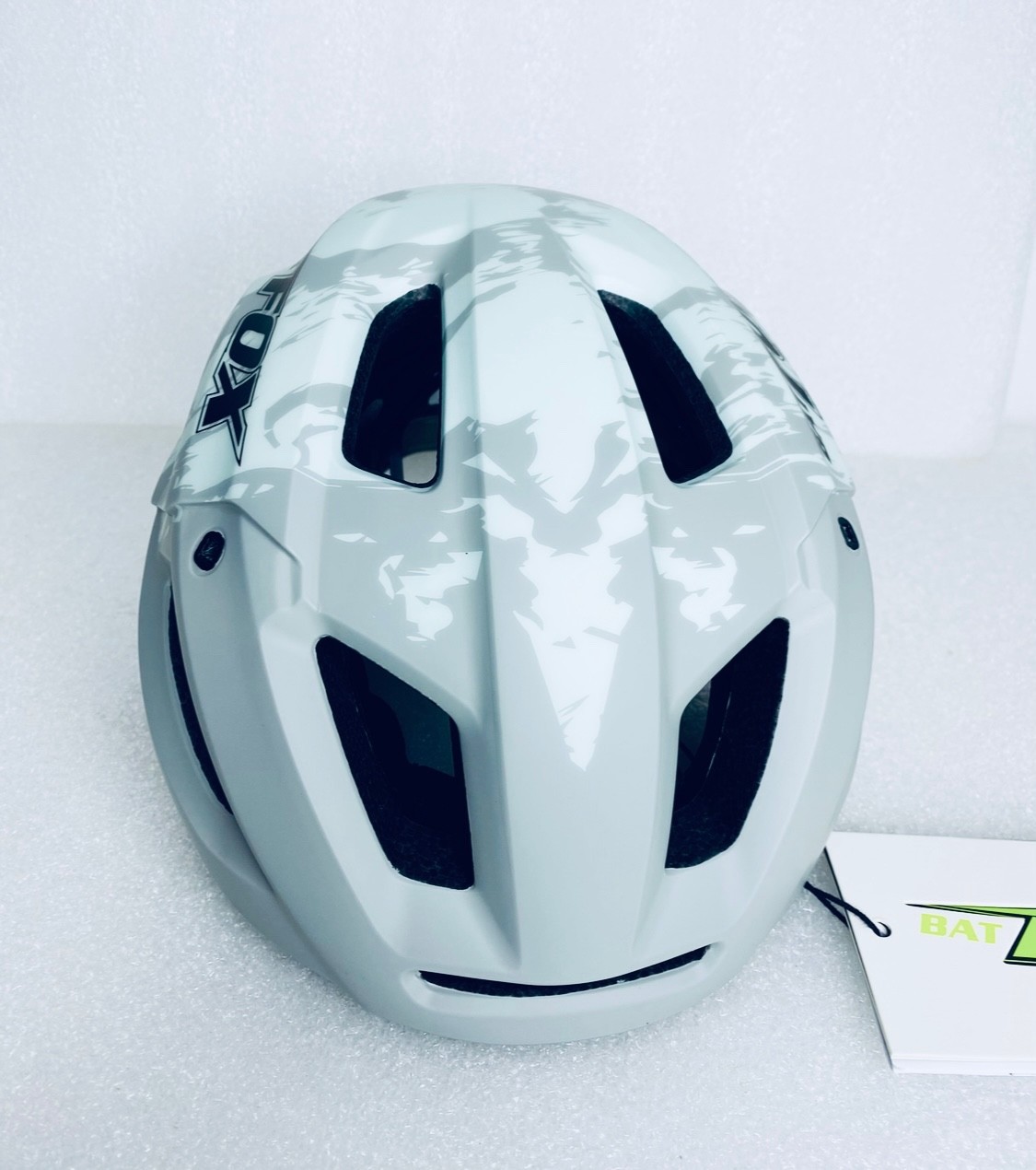 New Other Bat Fox Size M Adjustable Lightweight Bicycle Helmet, White/Camo
