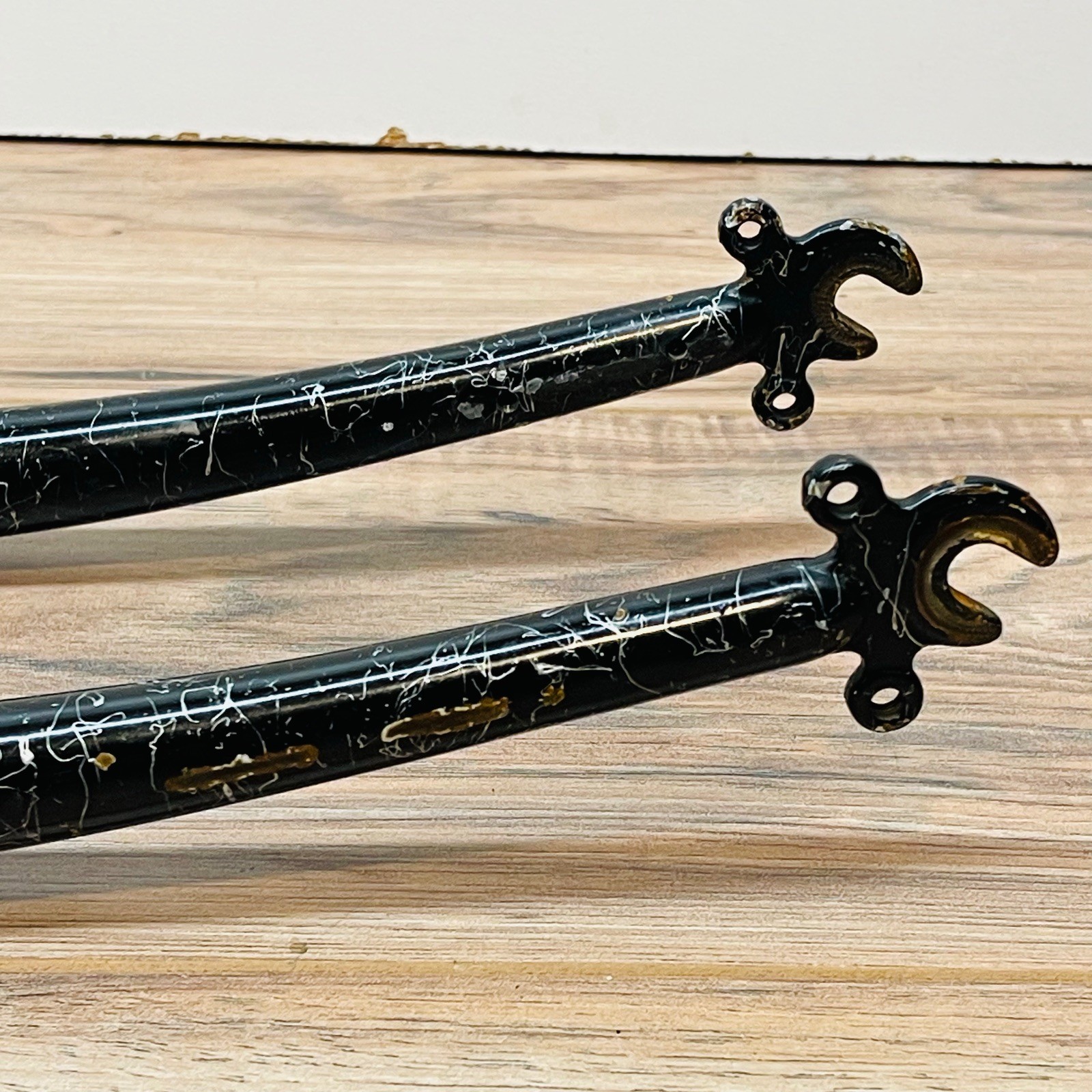 Vintage 90s 1-inch Threaded Rigid MTB Fork 26 135mm Steerer Black Splatter