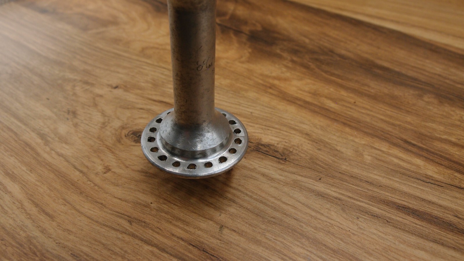 1980’s front hub Atom made in France 36 H 97 mm spacing
