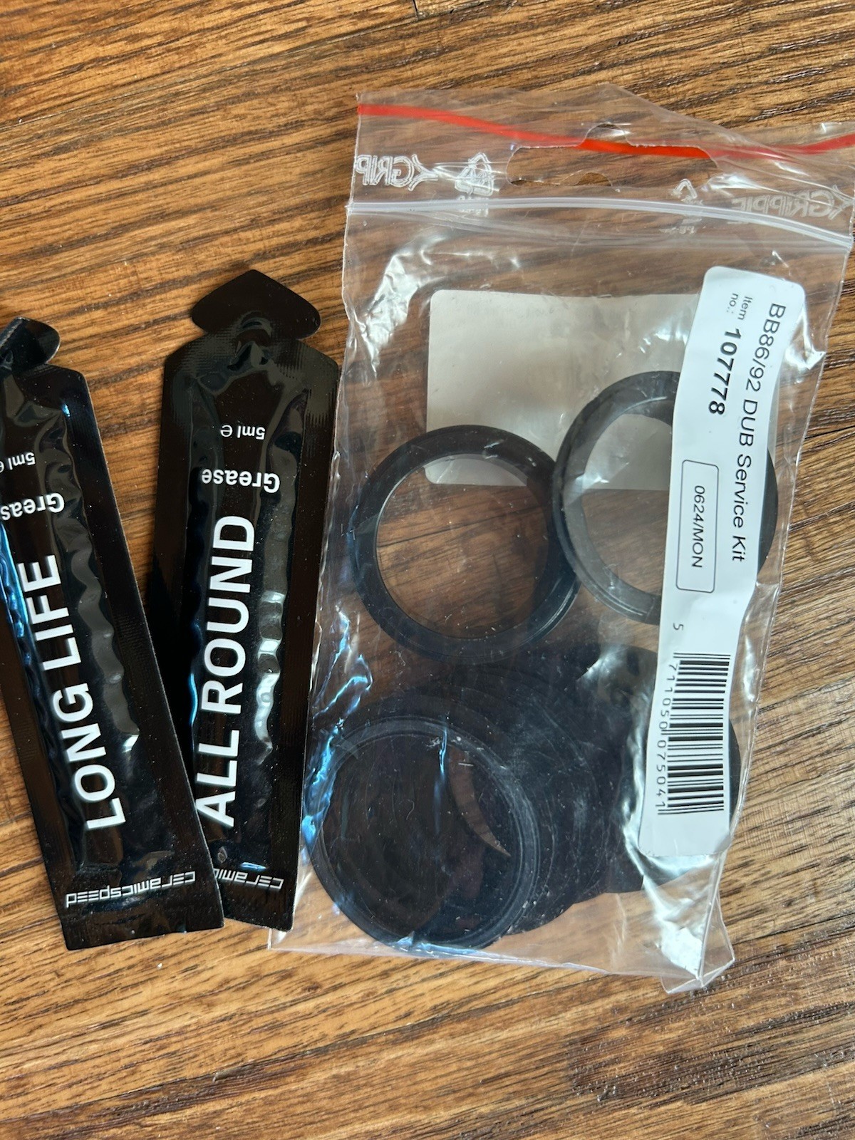 New CERAMICSPEED BB86/92 Dub Service Kit Includes Long Life & All Around Grease
