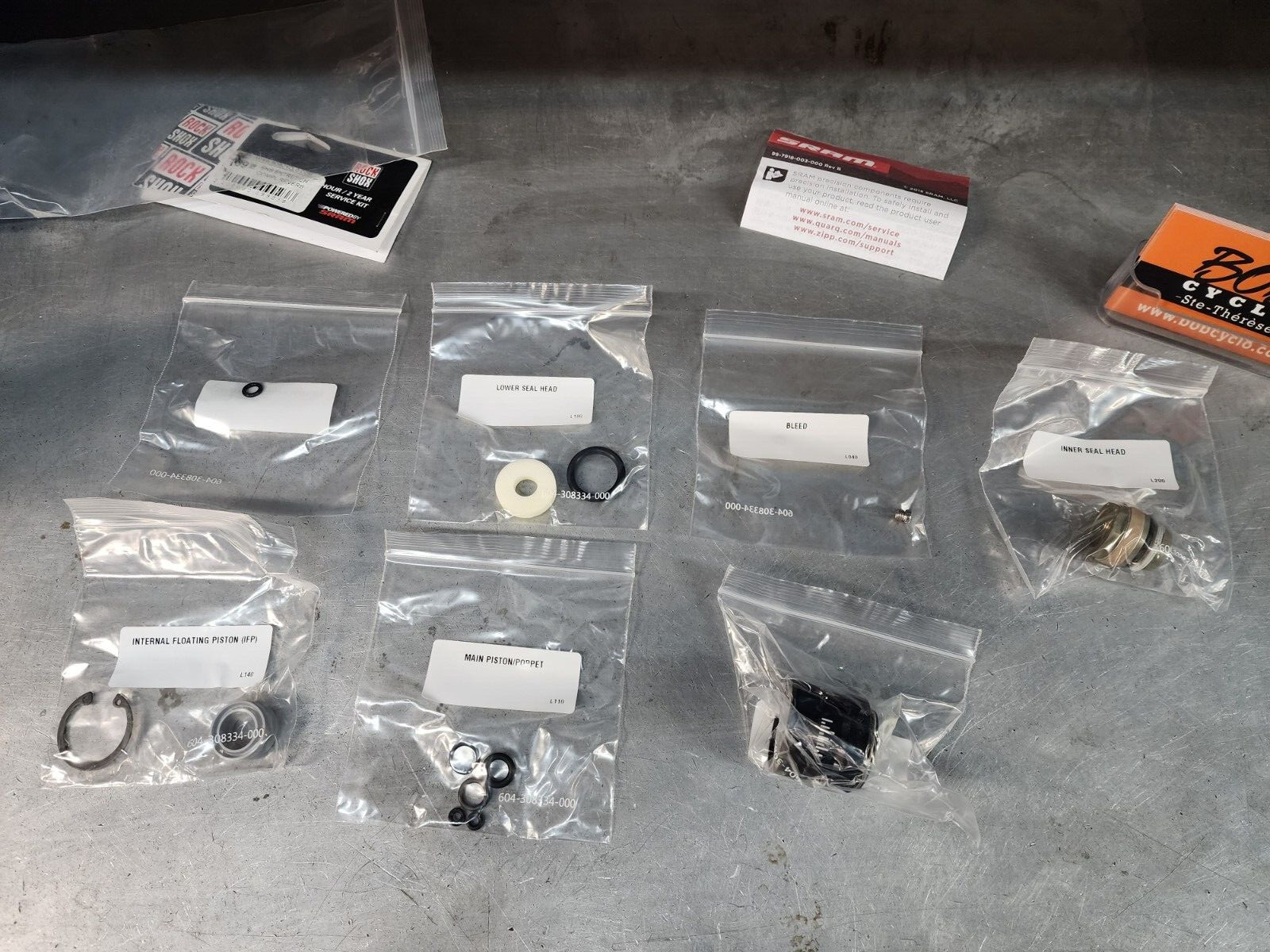 Rockshox reverb service kit 200h or 2 year