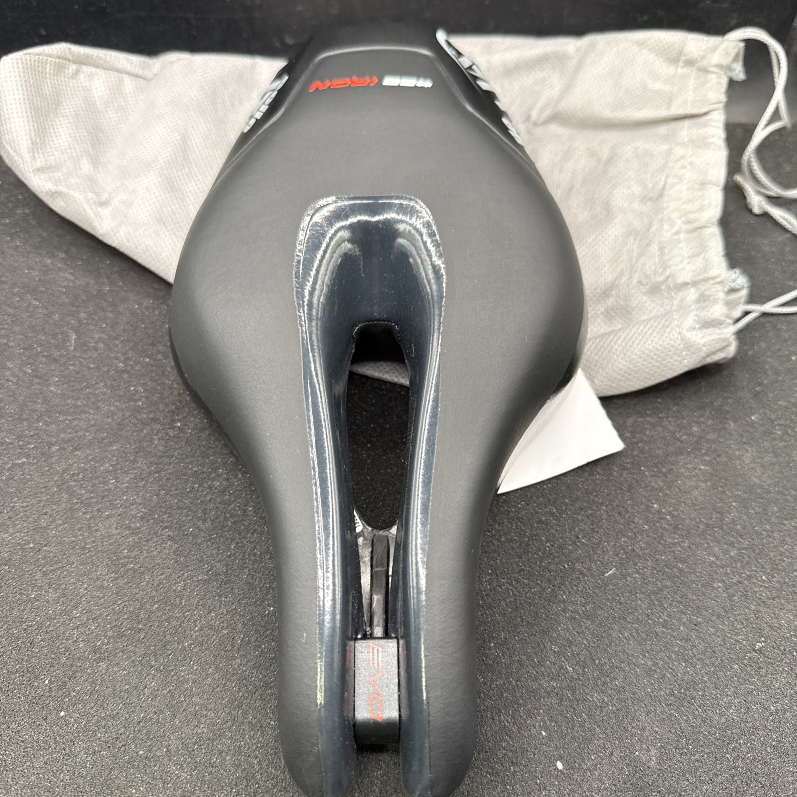 Selle Italia Iron Sd Kit Carbonio Carbon Railed Cycling Saddle Seat (9419-a47)