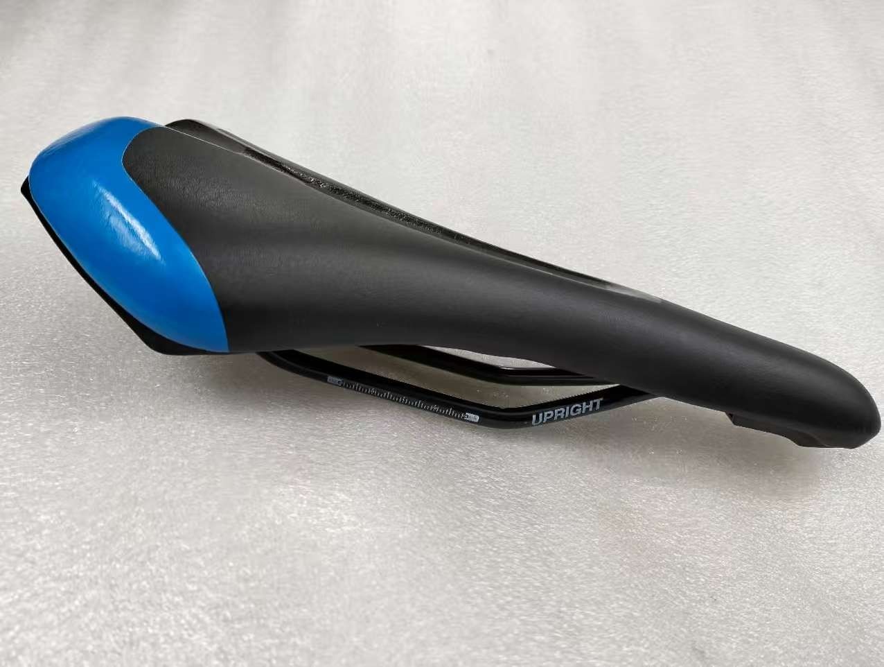 GIANT CONNECT UPRIGHT COMFORT SADDLE MTB CITY TOURING BIKE BLUE 266MMX150MM