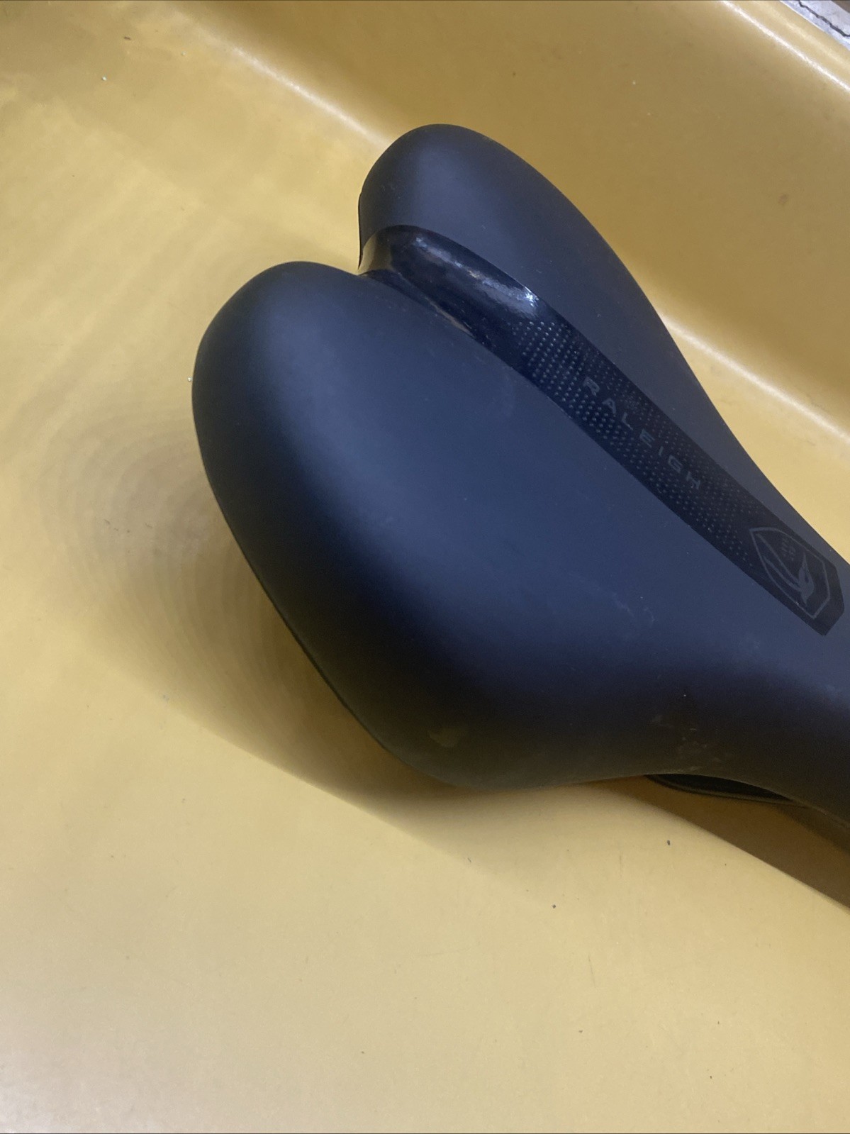 Black Raleigh 270mm X 150mm Steel Saddle