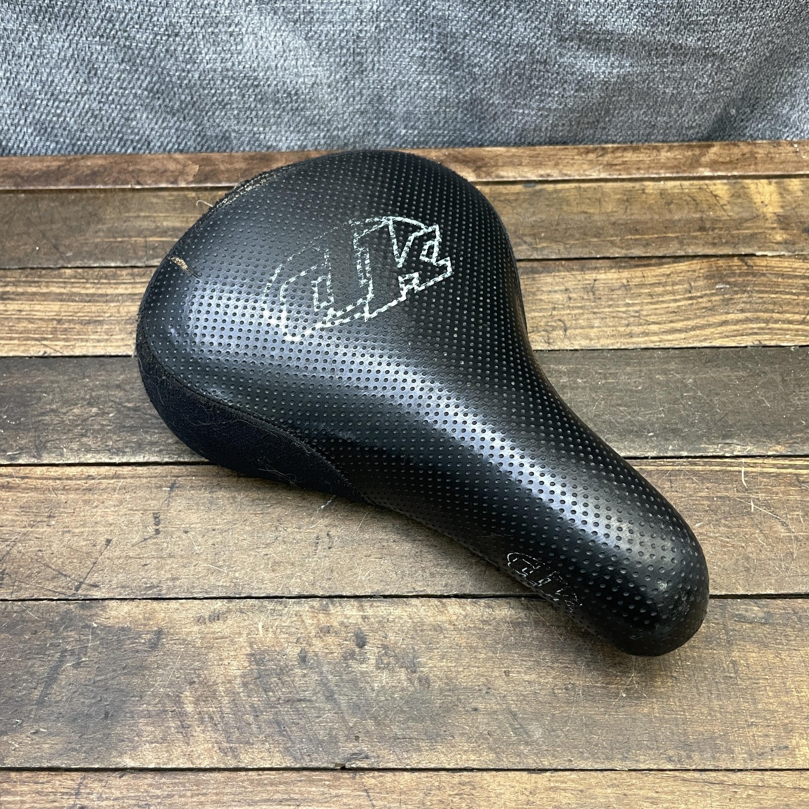 Vintage DK BMX Seat Padded MId School Rail Loaf BMX Bike Freestyle Cut