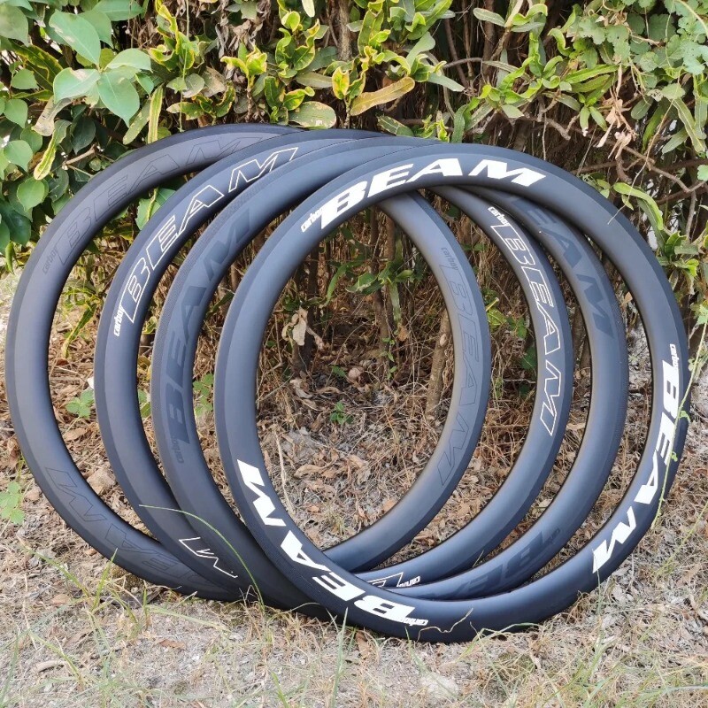 Superlight 700c Carbon Fiber Road Bike Rims 25×30/35/38/40/45/55/50/60mm 24 28H
