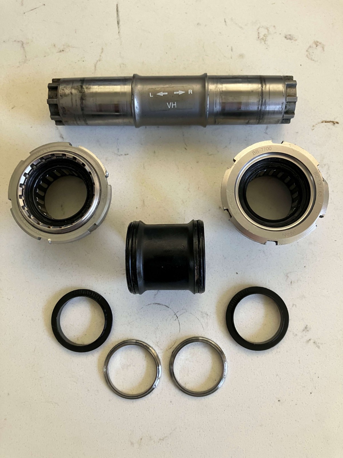 Shimano Dura-Ace BB-7700 109.5mm English BSA Bottom Bracket 9spd Octalink V1