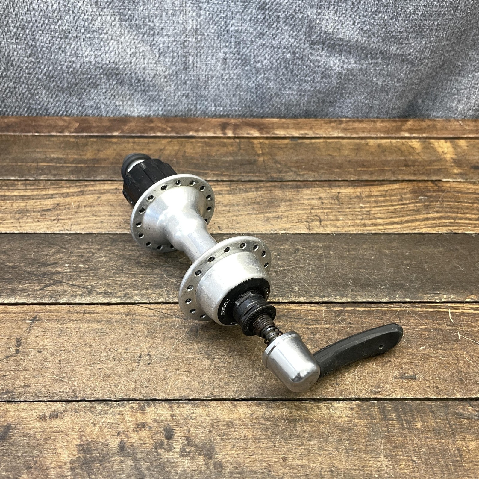 Vintage Shimano Deore XT Rear Hub FH-M732 32H 135mm QR MTB Freehub Japan 90s