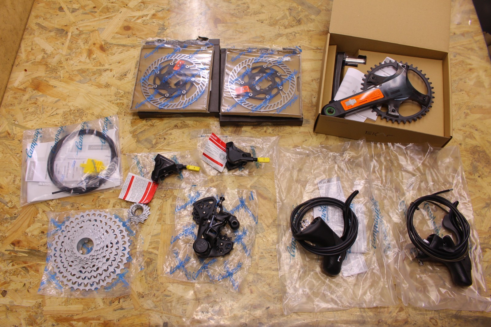 Campagnolo Ekar Groupset 1 x 13 Speed Gravel Bike 175 mm 40T 9-42 Cassette