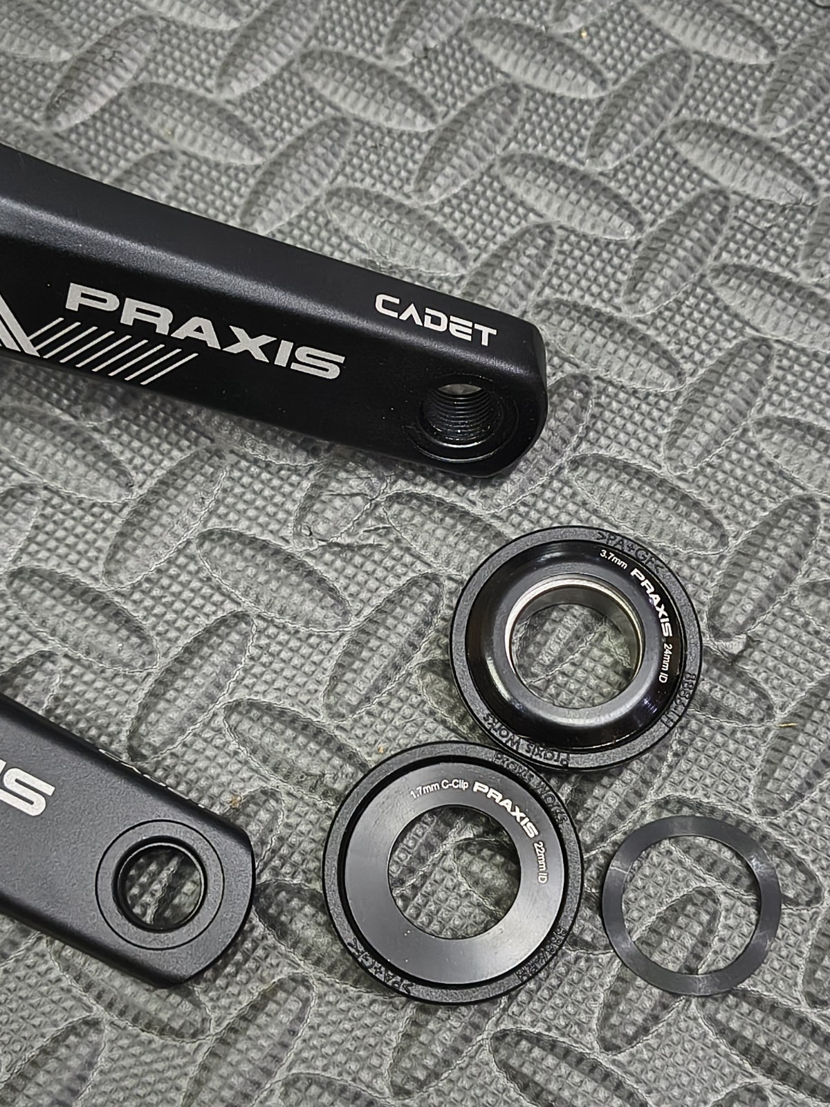 Praxis Cadet Crankset 30T 170mm GXP With Pressfit Bottom Bracket