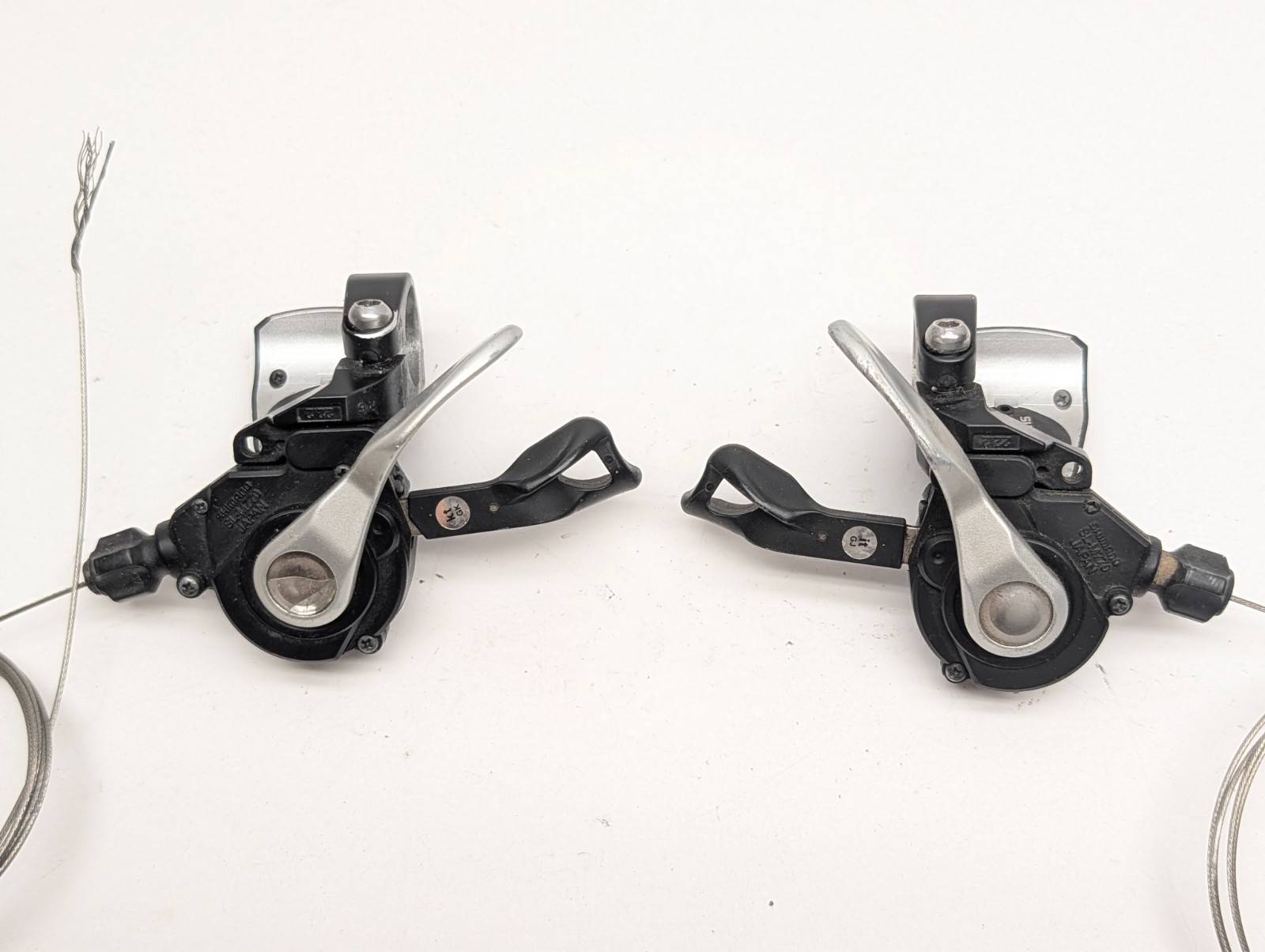 Shimano Deore XT SL-M770 3 X 9-Speed Trigger Shifter Set Pair Black/Silver