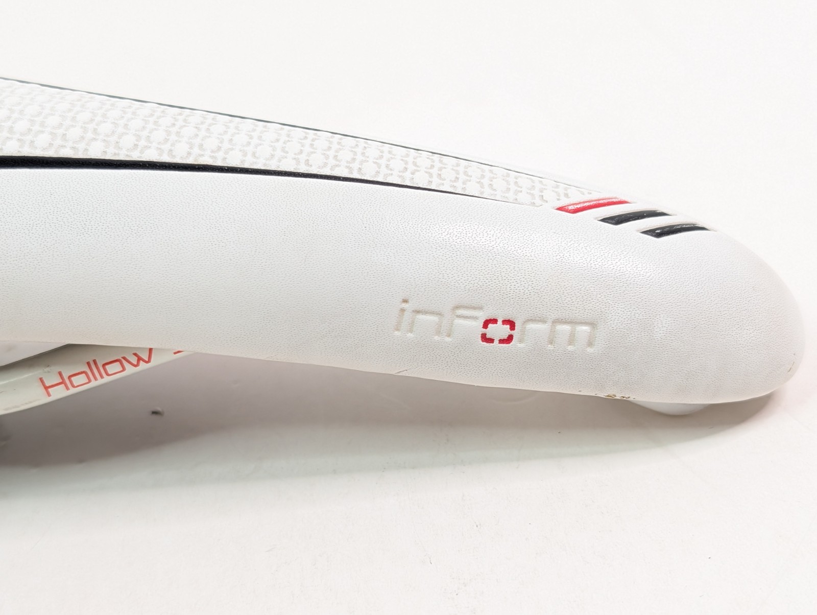 Bontrager Inform RL Stainless Steel Rails White/Red 146mm Cosmetic Issues Vtg