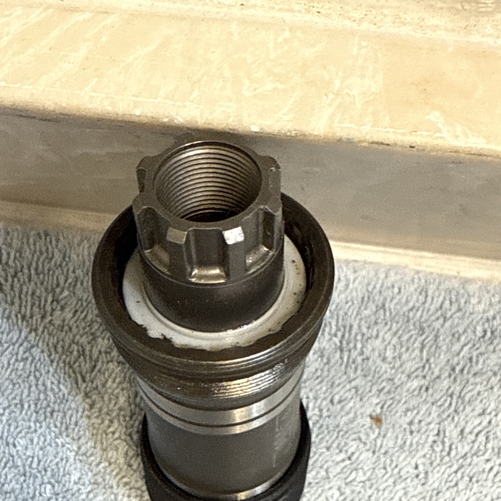 Shimano ES300 70 x 113mm Octalink V2 Spline Italian Bottom Bracket[caw]