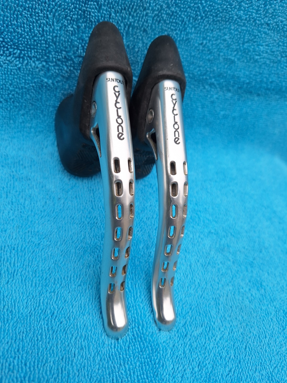 NOS SunTour Cyclone Non-Aero Brake Levers / CB-7200 / 1980s