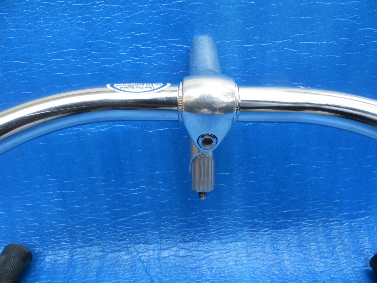 Nitto B123 Steel 370mm NJS Handlebar + Nitto Jaguar 80mm AA Stem + Soyo Grips