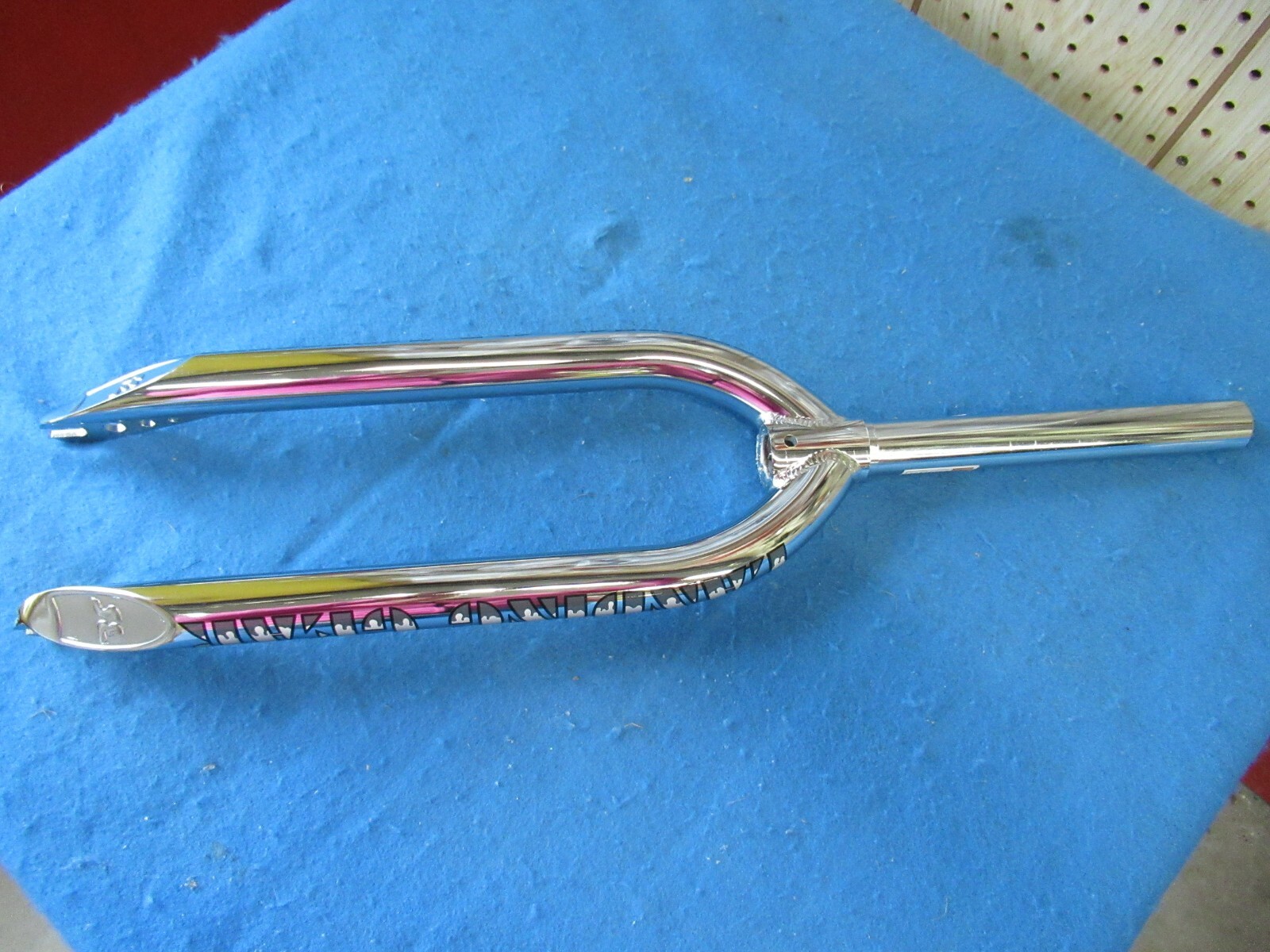 SE Bikes BMX Bicycle 26″ Landing Gear 1-1/8″ Threadless Fork Tube CP – New
