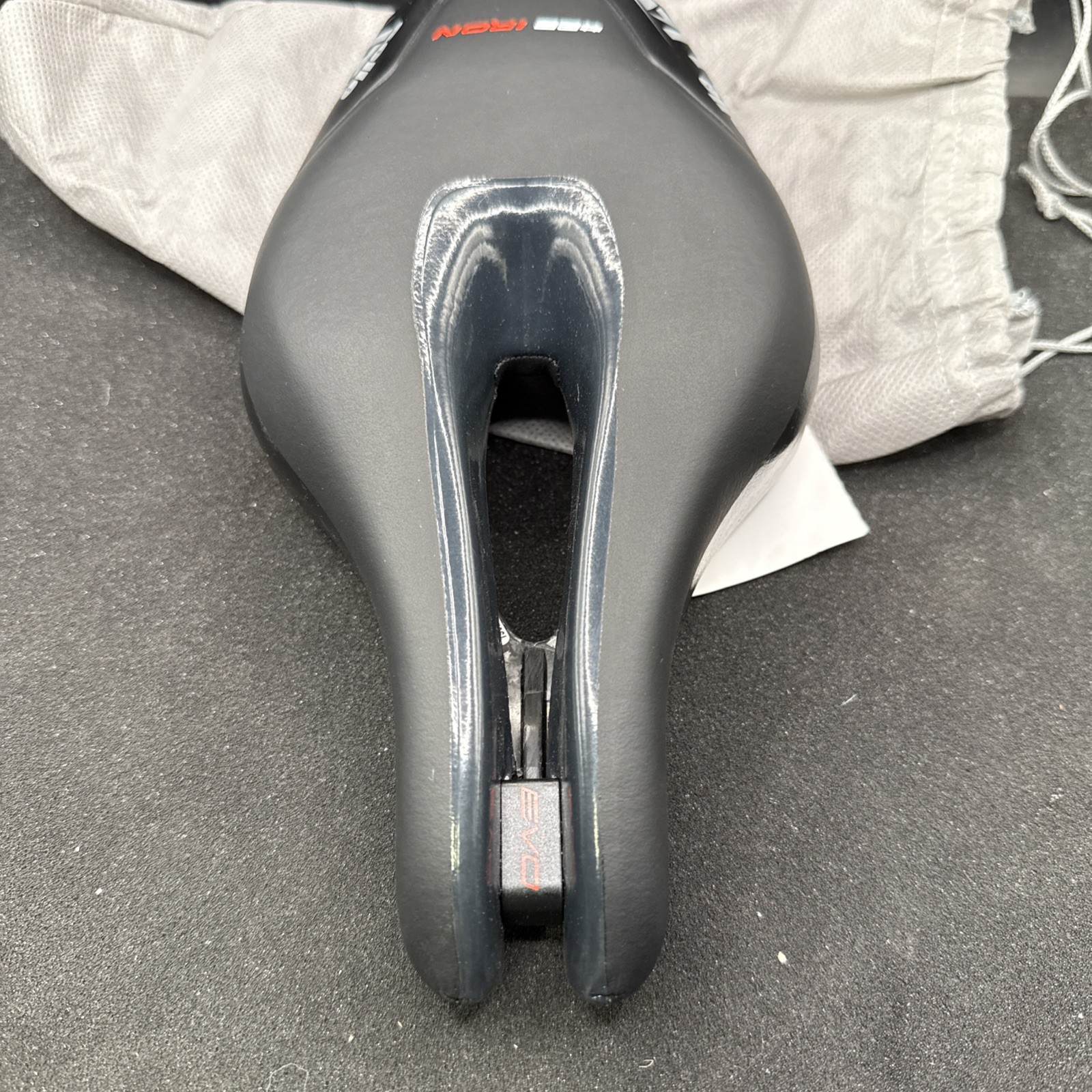 Selle Italia Iron Sd Kit Carbonio Carbon Railed Cycling Saddle Seat (9419-a47)