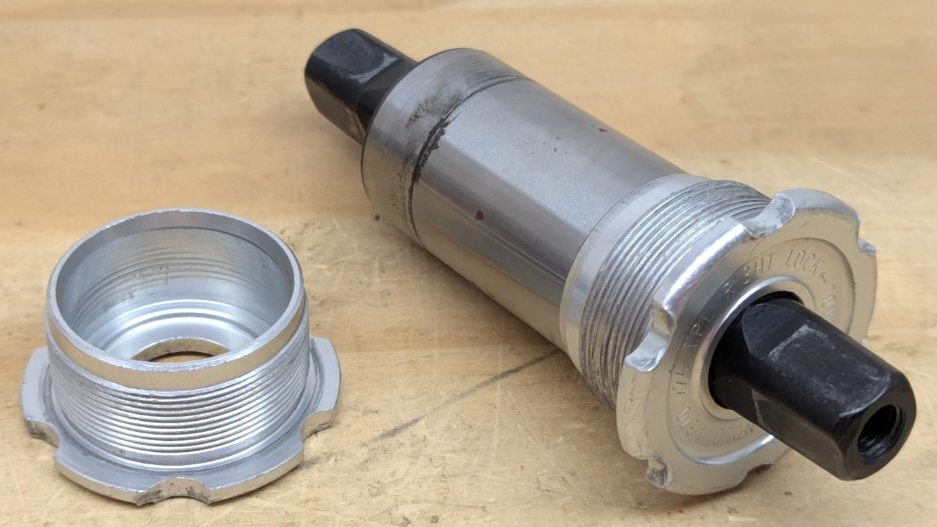 Vintage Campagnolo Bottom Bracket 68mm 116mm 1.37×24 BSA ISO English Silver