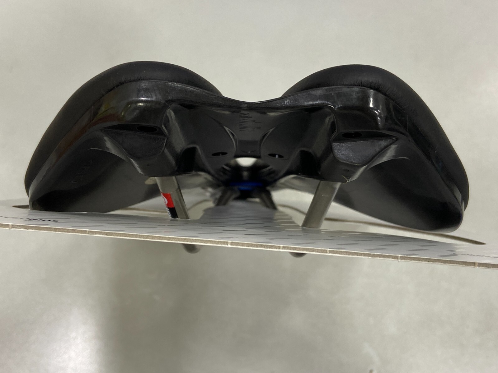 Selle Italia Max Novus Boost Evo Superflow L3 160x245mm TI316 Rail Road Saddle
