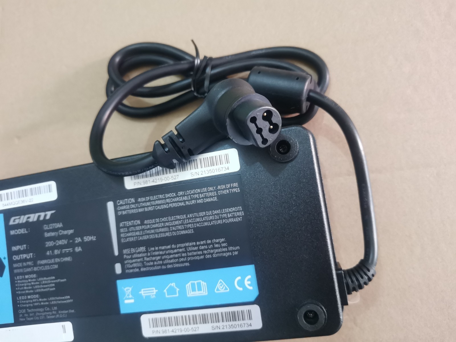 Giant GLI270AA 6A EnergyPak Smart Charger – 220V