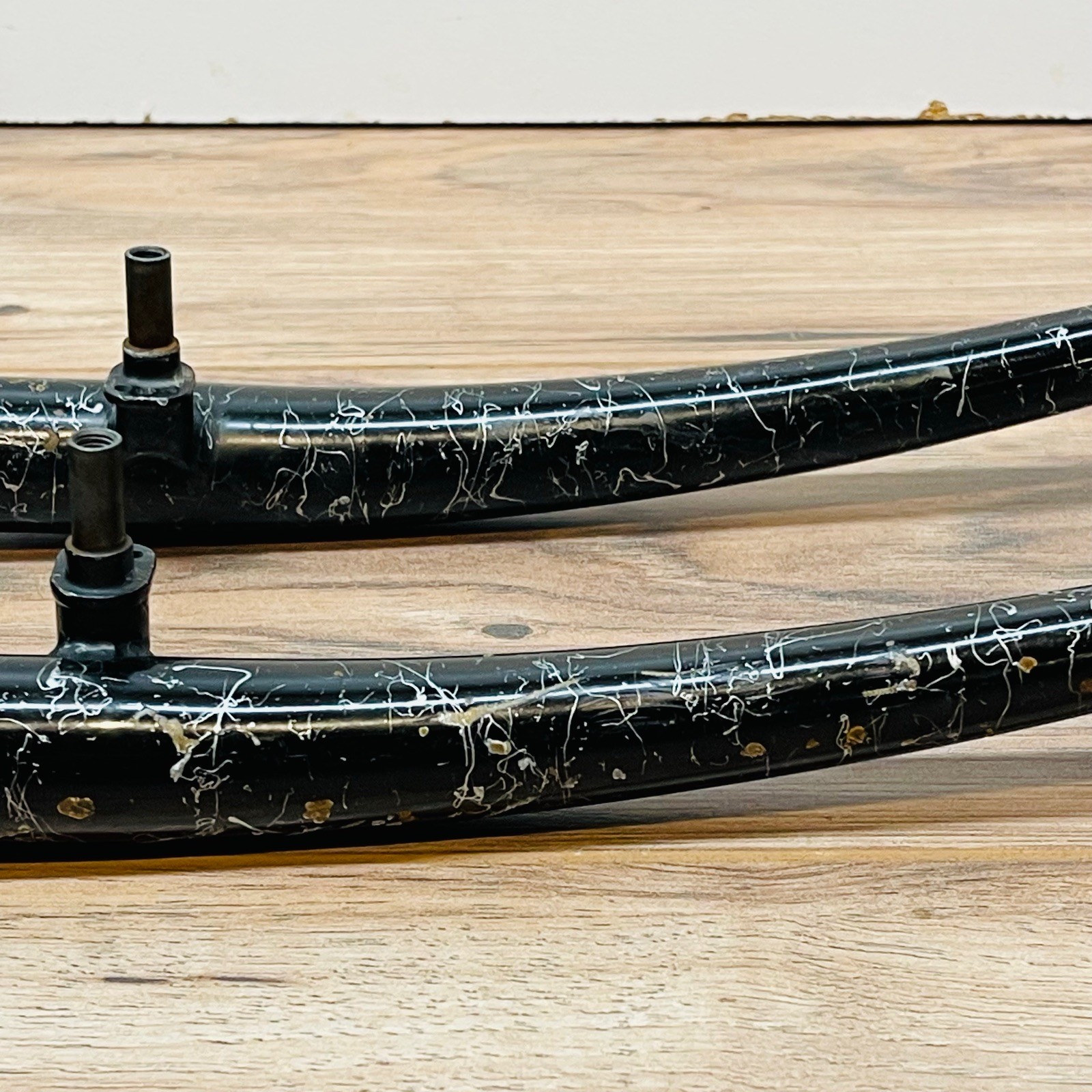 Vintage 90s 1-inch Threaded Rigid MTB Fork 26 135mm Steerer Black Splatter