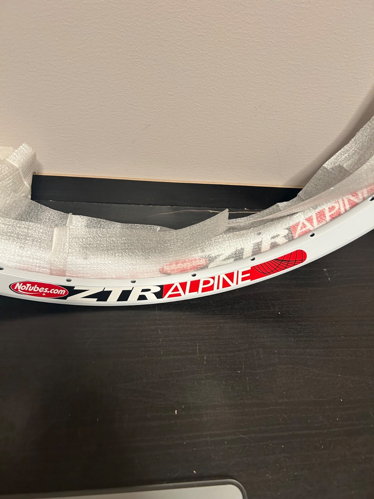 NEW Rim 26″ Stan’s NoTubes ZTR Alpine Hollow Chamber Disc 32H White NEW
