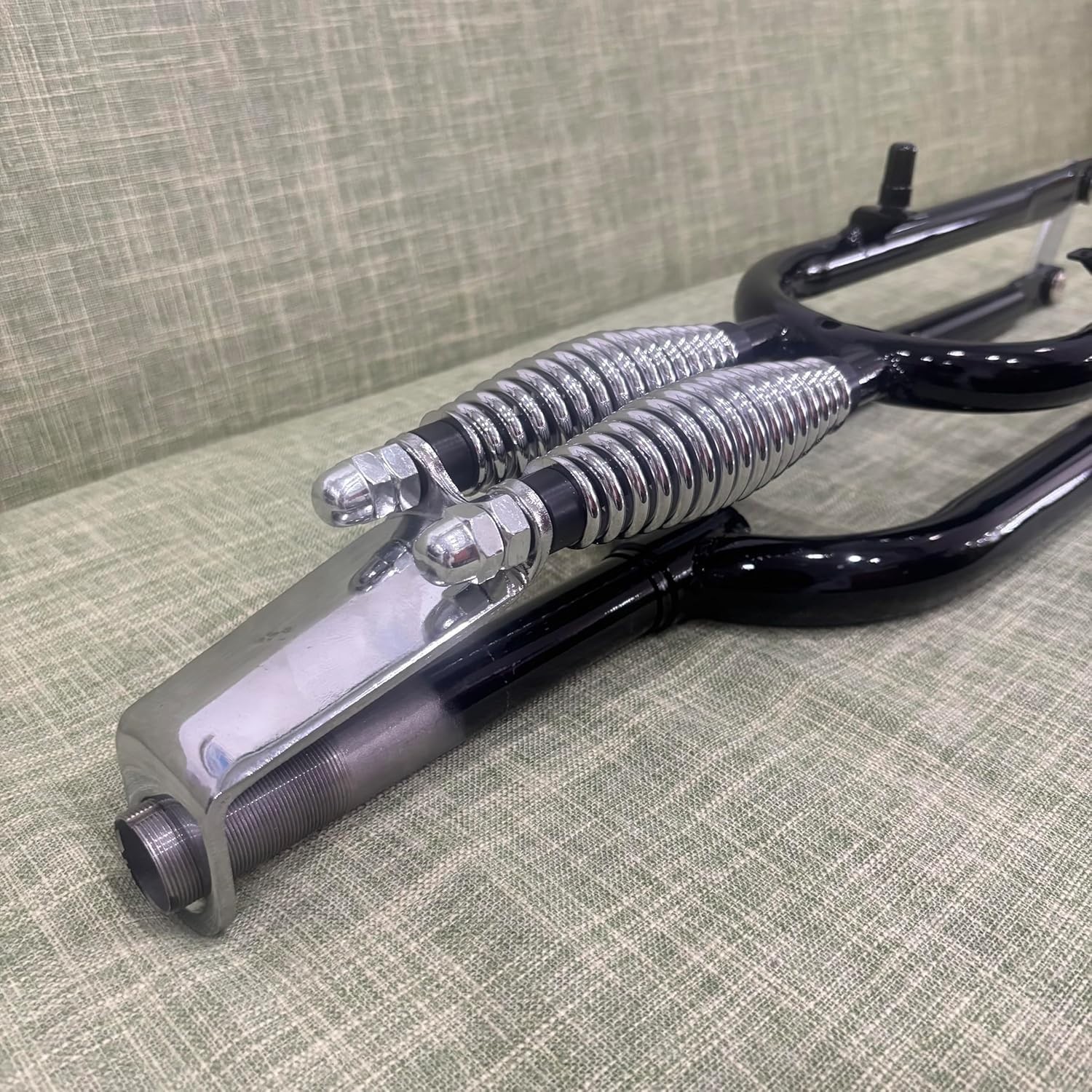 26 in Bicycle Springer Suspension Fork 1″ Threaded, Chopper Bike Classical Fork