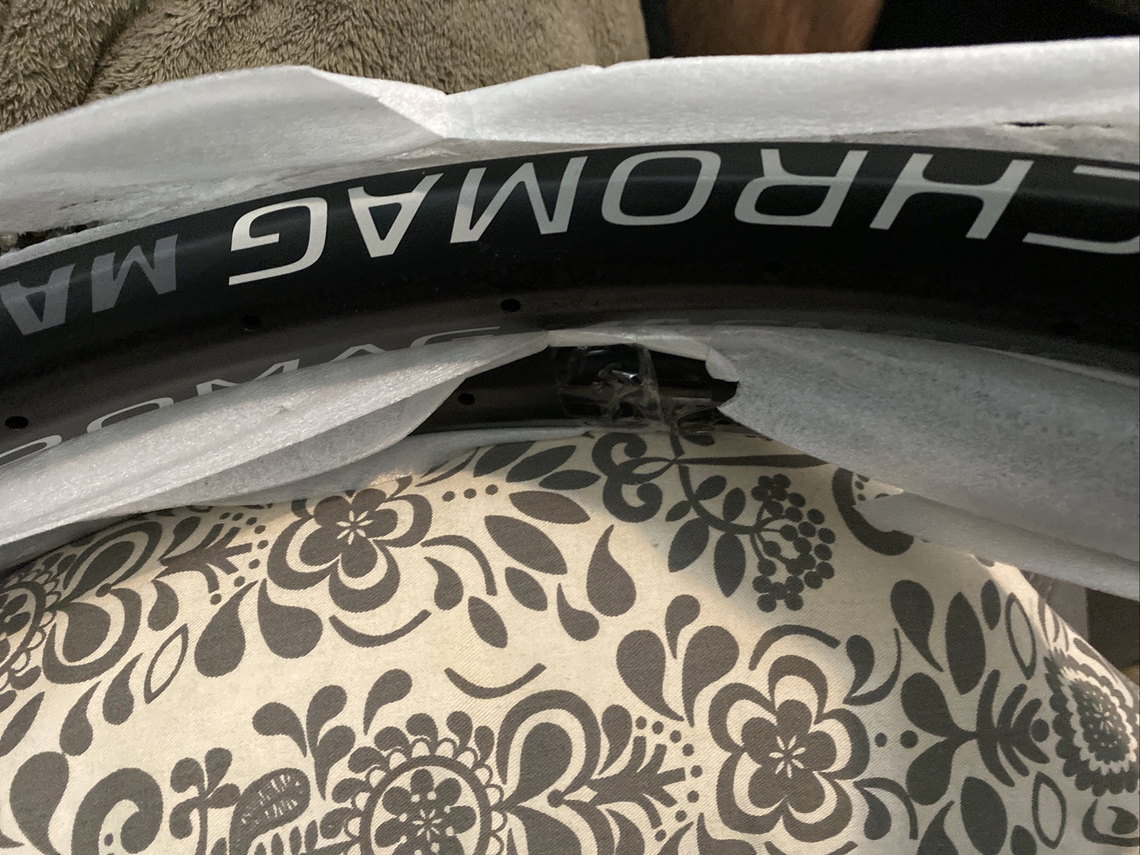2-Chromag Magna40 Rim Some Scratches See Description (SB)