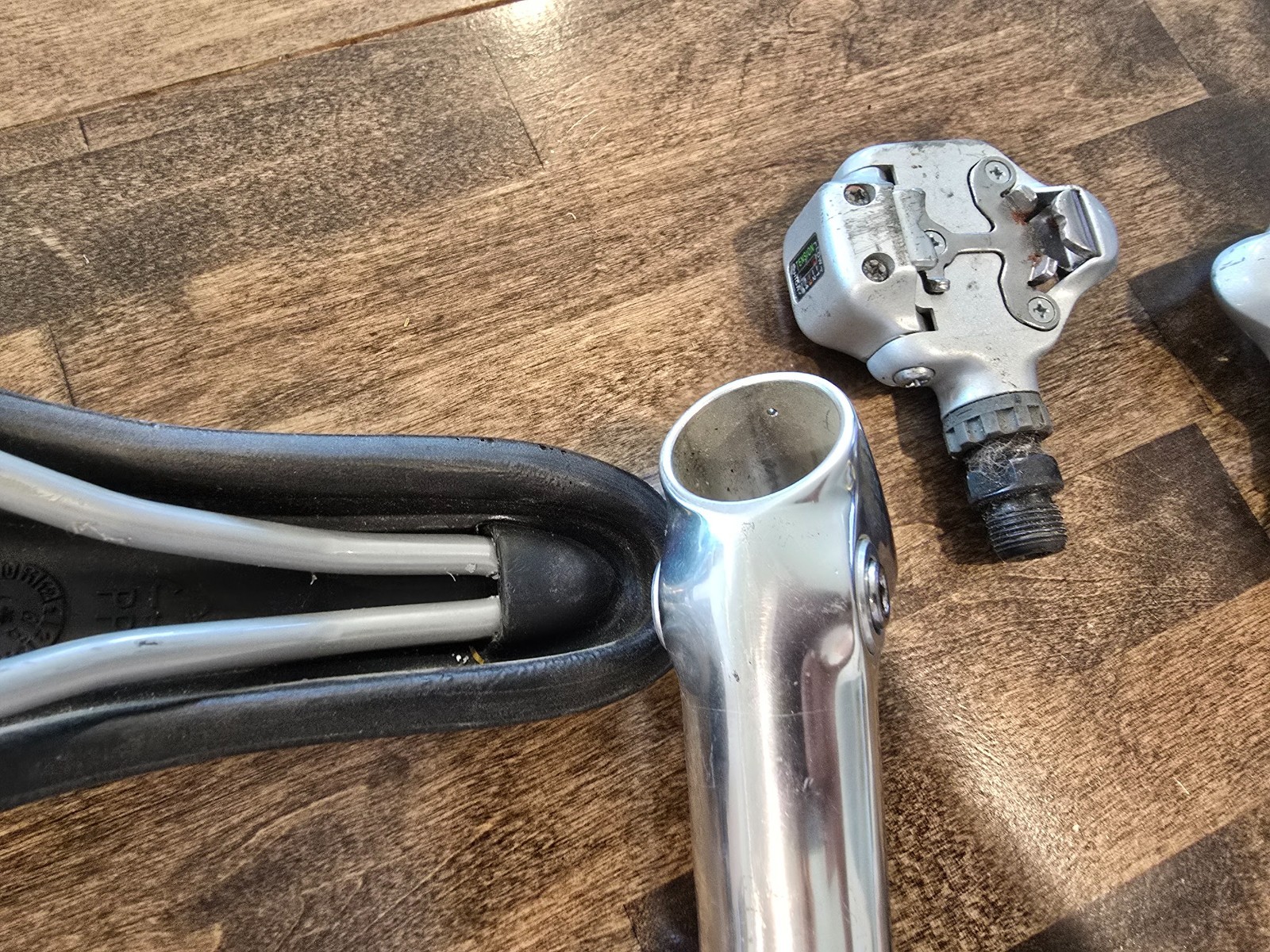 Vintage Assorted Bicycle Bike Parts Wellgo LU-964 & Shimano PD-A25 Pedals