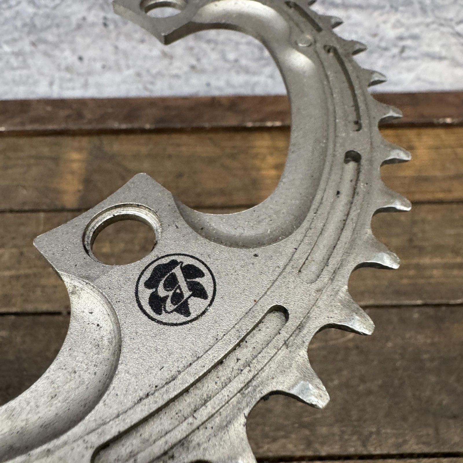 Vintage BOntrager 44T 4-bolt 104 BCD Silver Alloy Chainring Ramp Pins MTB 44