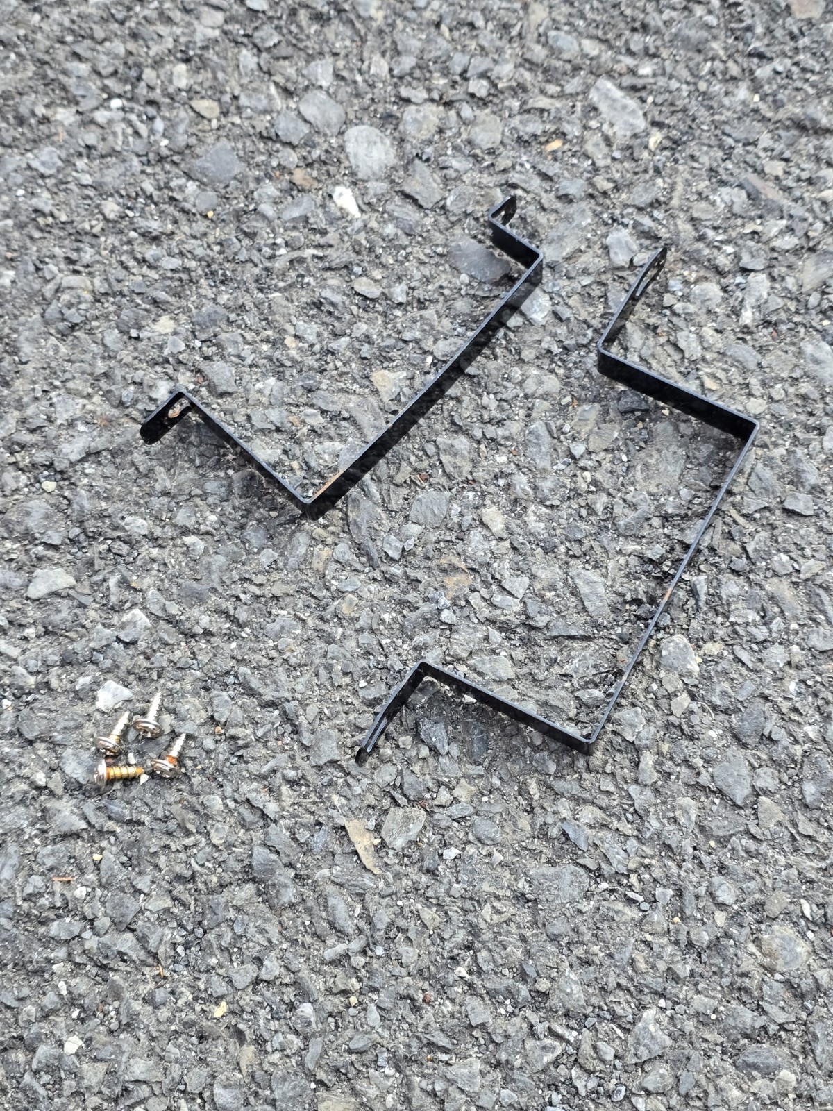 Jetson Bolt Pro battery retaining brackets With Screws