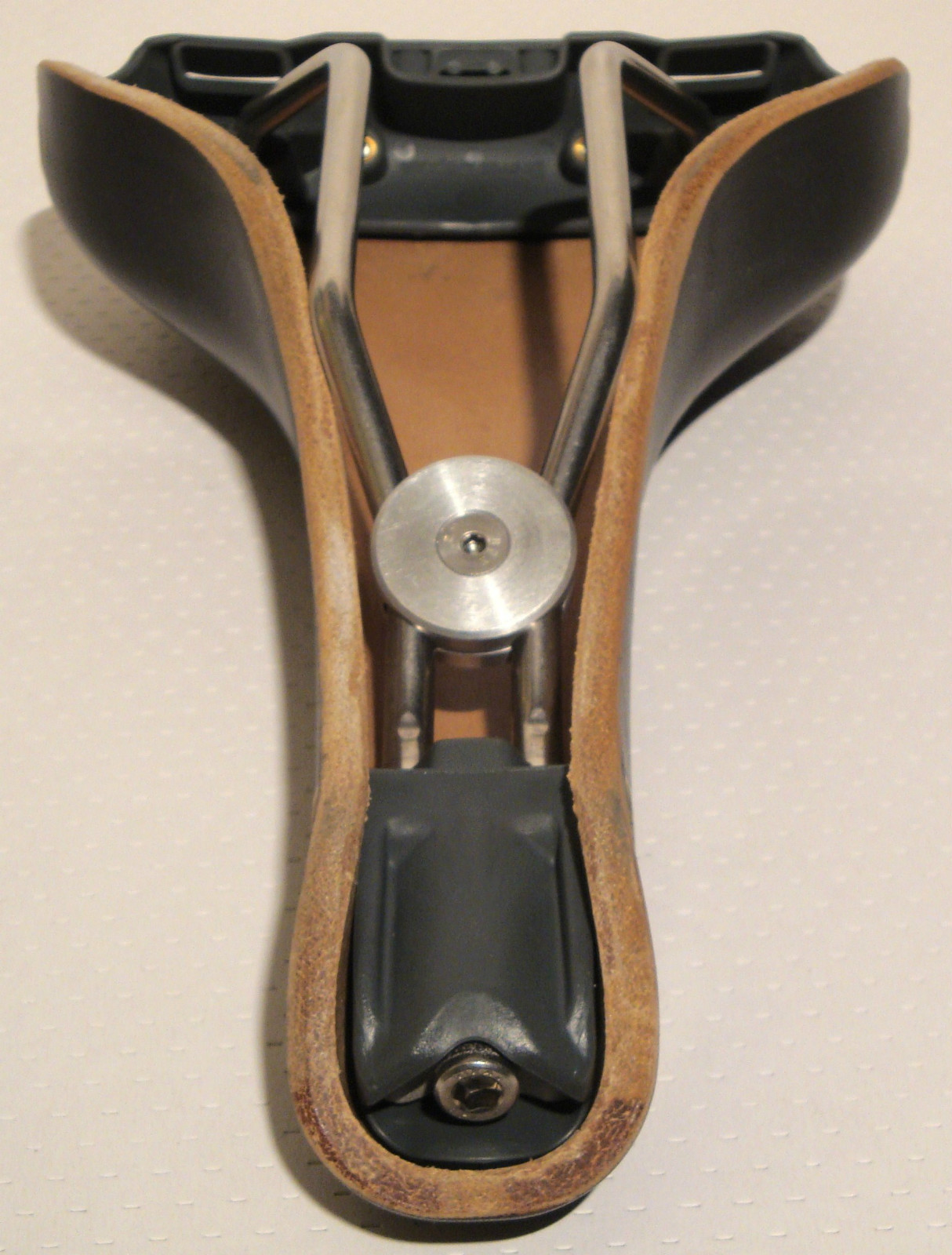 NEW GILLES BERTHOUD SADDLE SEAT ASPIN BLACK MADE IN FRANCE IDEALE BROOKS