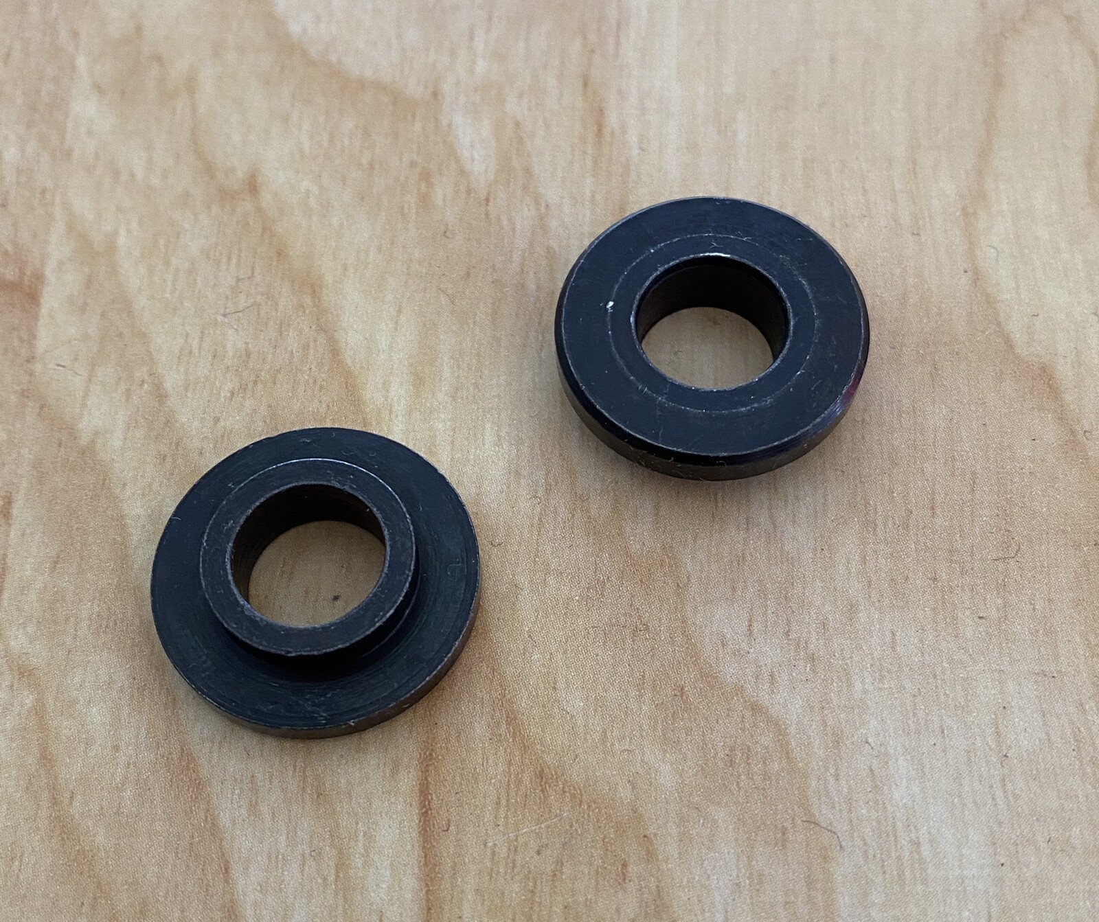14mm to 3/8 Axle adapter converter, Bicycle bike , 1 Pair Black