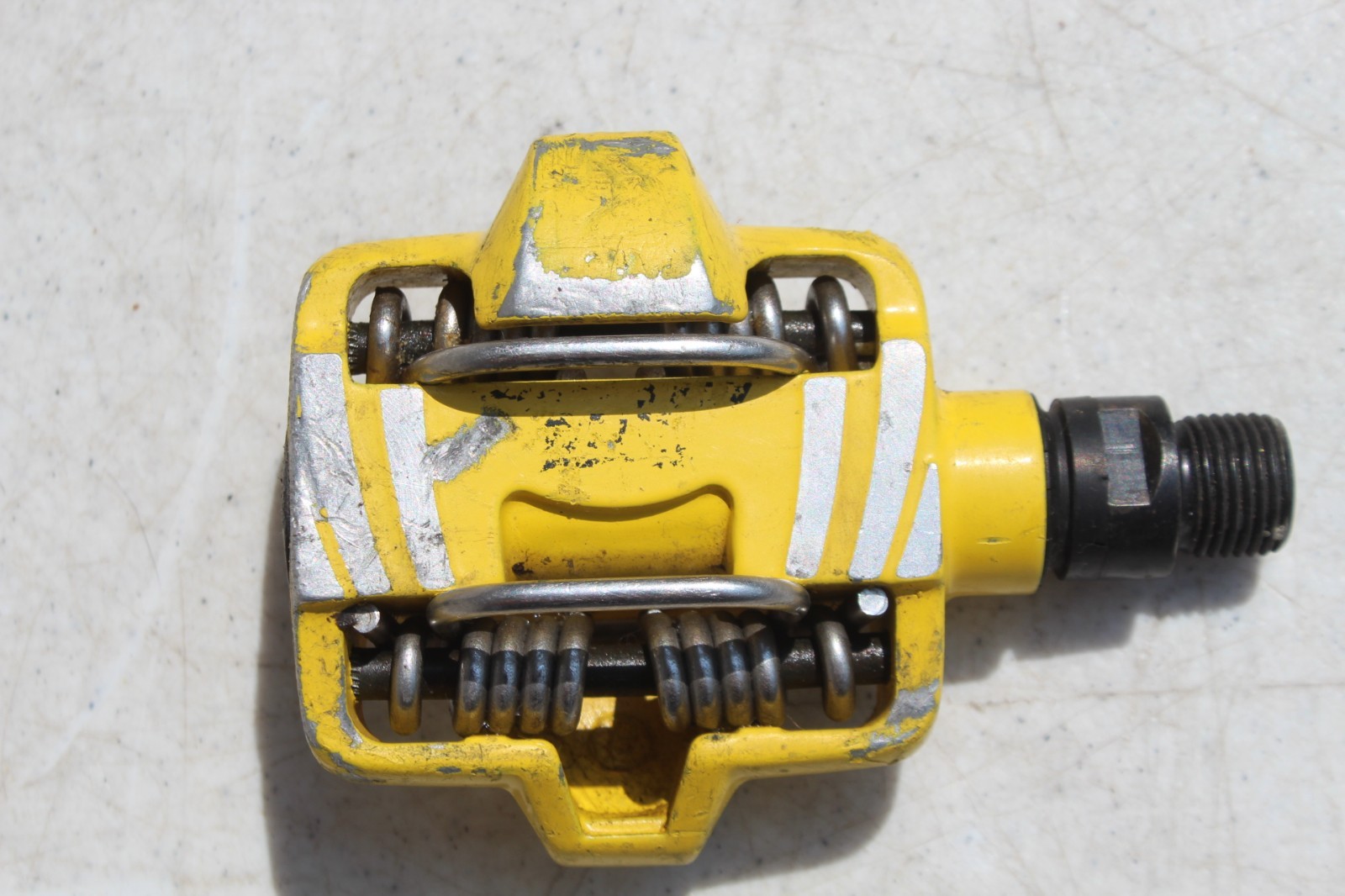 TIME ATAC Alium Clipless MTB Bike Pedals Yellow 9/16 Pair Trail W/ CLEATS SCREWS