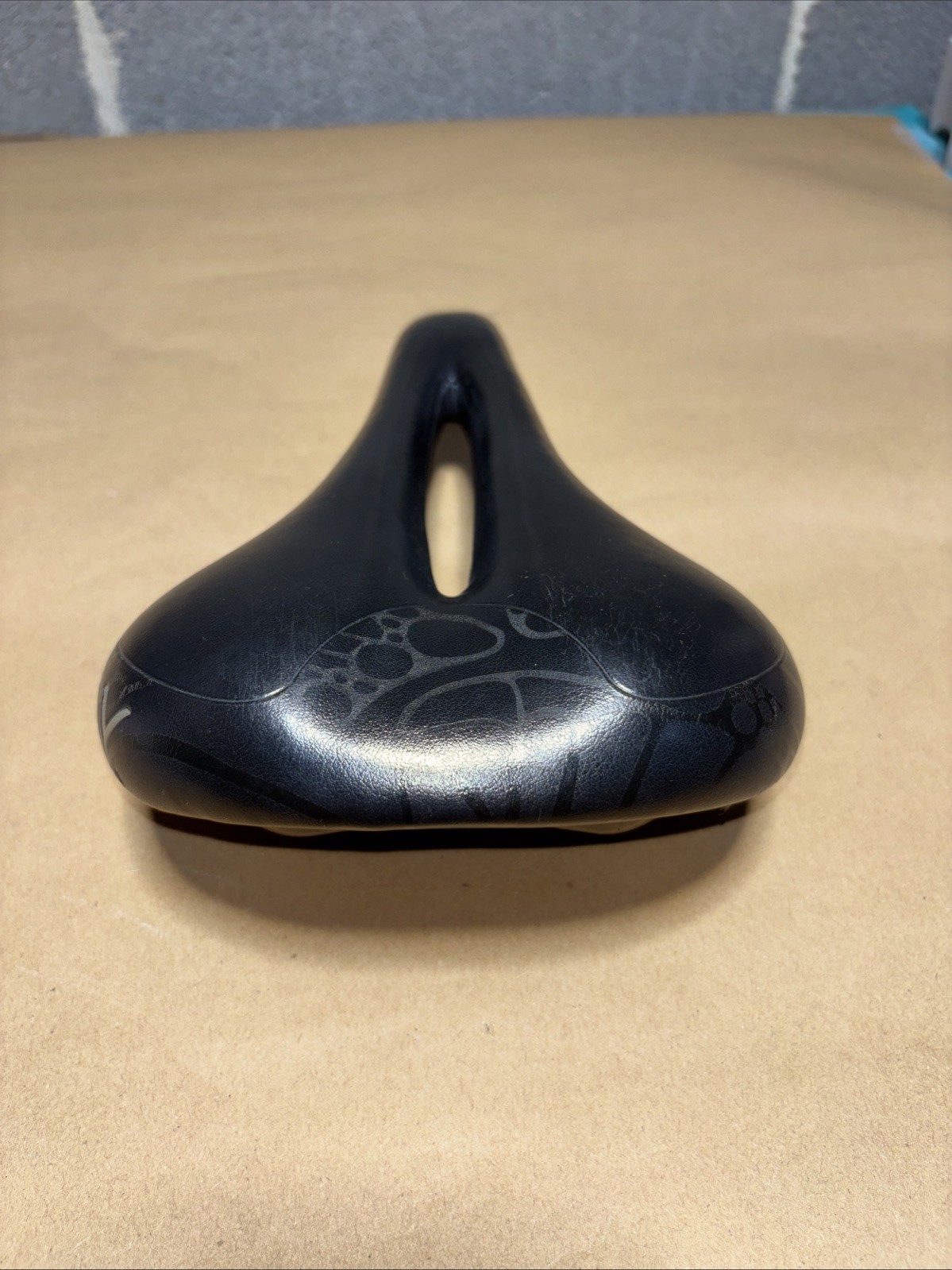 Terry Butterfly Bike Saddle Seat Center Cutaway 12.2oz 262mm Long 76mm High 155w