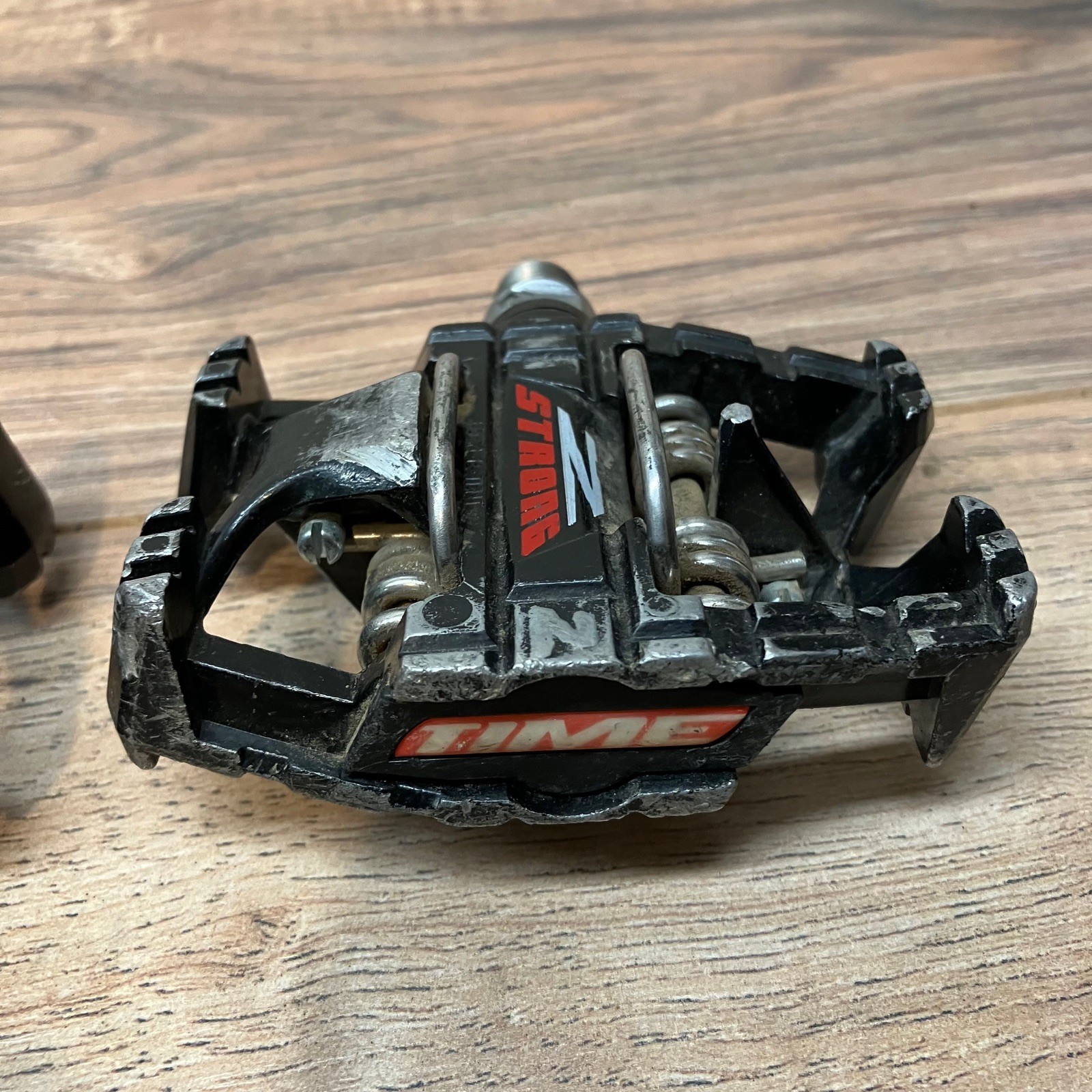 Time ATAC Z Strong Platform Clipless DH Pedals Black No Cleats LOW MILES