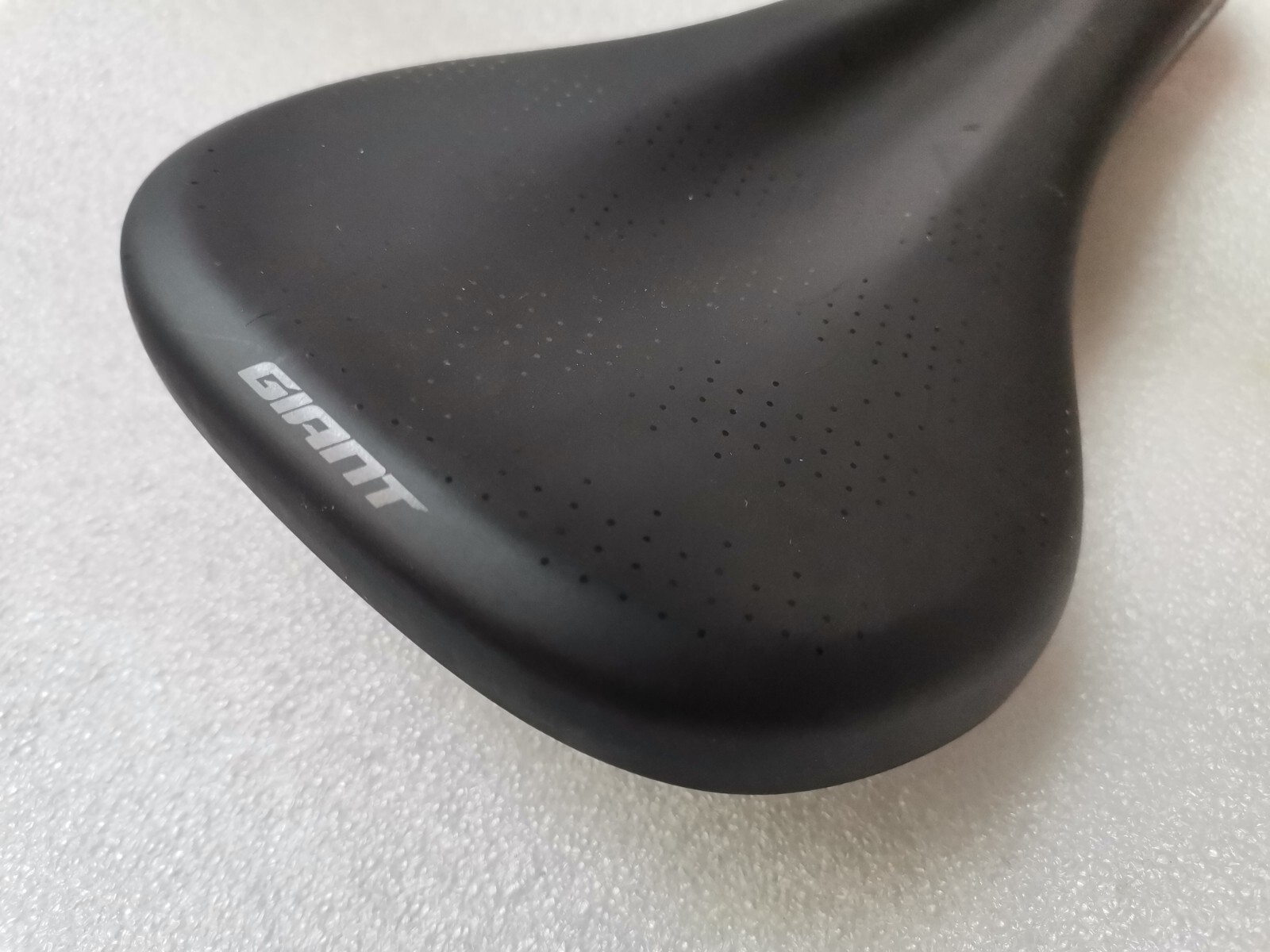 GIANT ERGO CONTACT TRAIL SEAT SADDLE MTB CITY TOURING 147MMX271MM