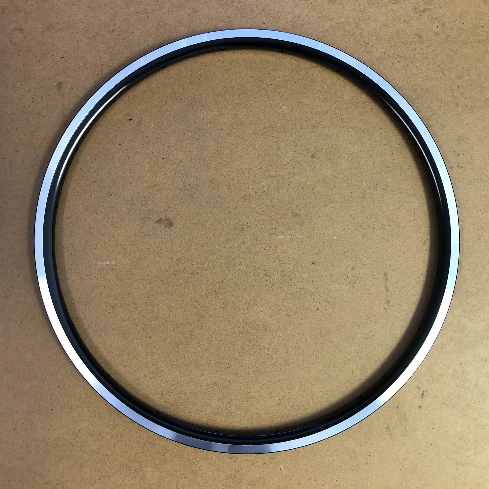 New KINLIN Nb-R Alloy Rim 20×1-1/8″ (451×13) 14G 20H PV CSW Shiny Black