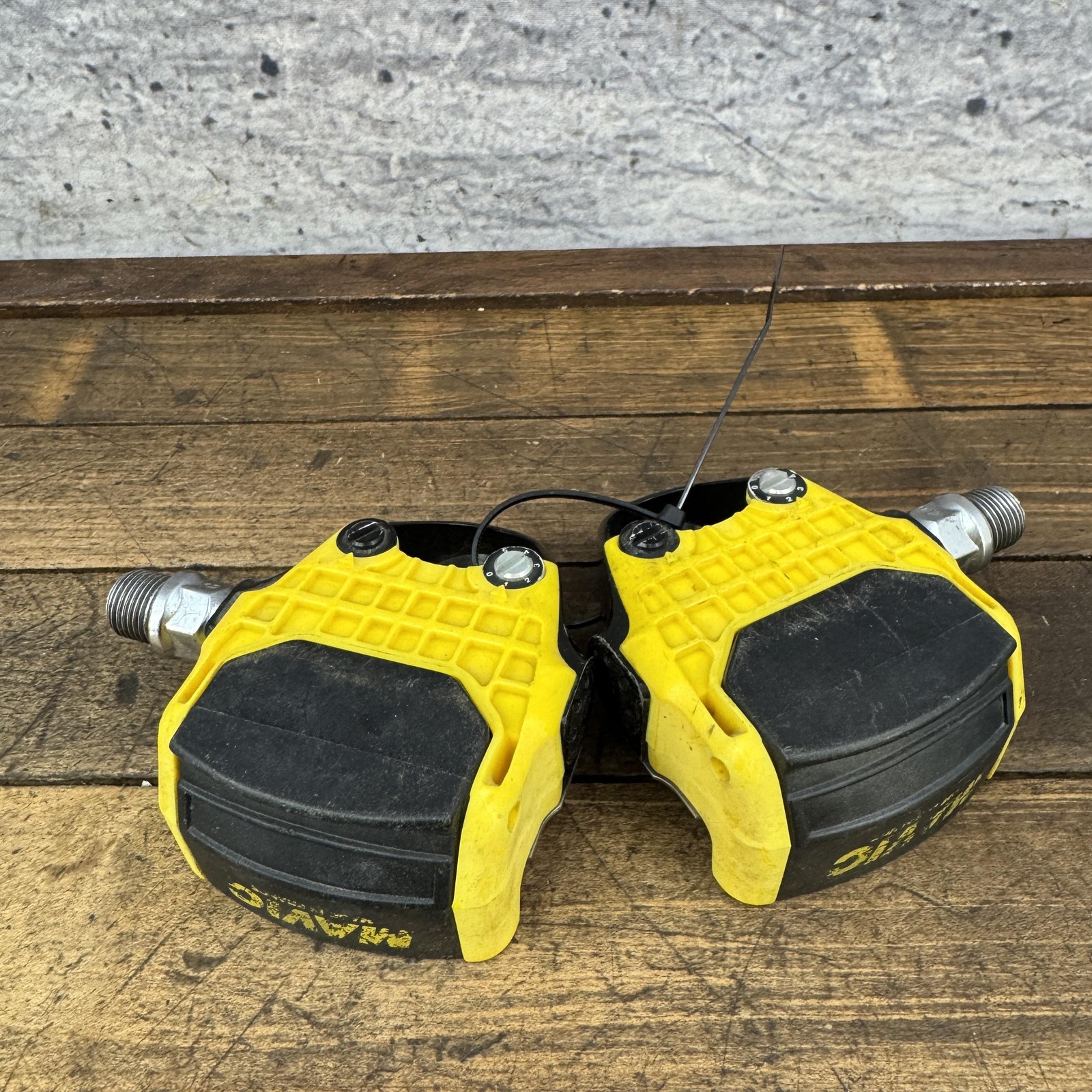 Vintage Mavic Clipless Road Bike Pedals 9/16 Yellow Pair 490g LOOK France