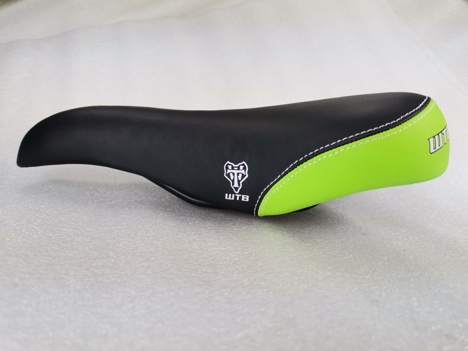 NEW OLD STOCK WTB SPEED V SADDLE SEAT WIDE 160MM BLACK MTB CITY TOURING BIKE