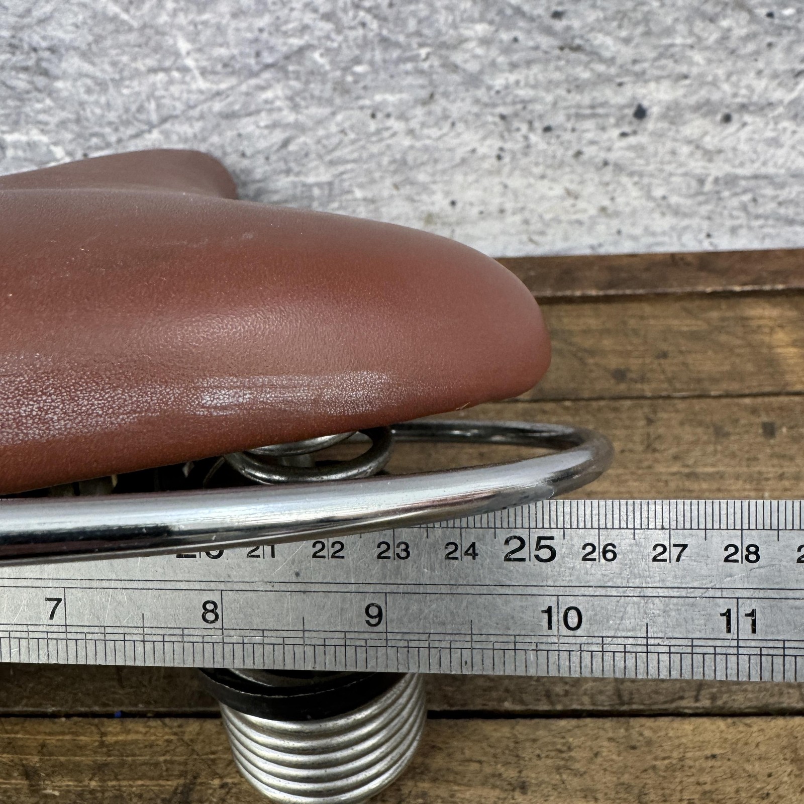 Vintage Persons Bicycle Saddle Seat Brown Genuine Leather 90s 99 Cruiser Spring