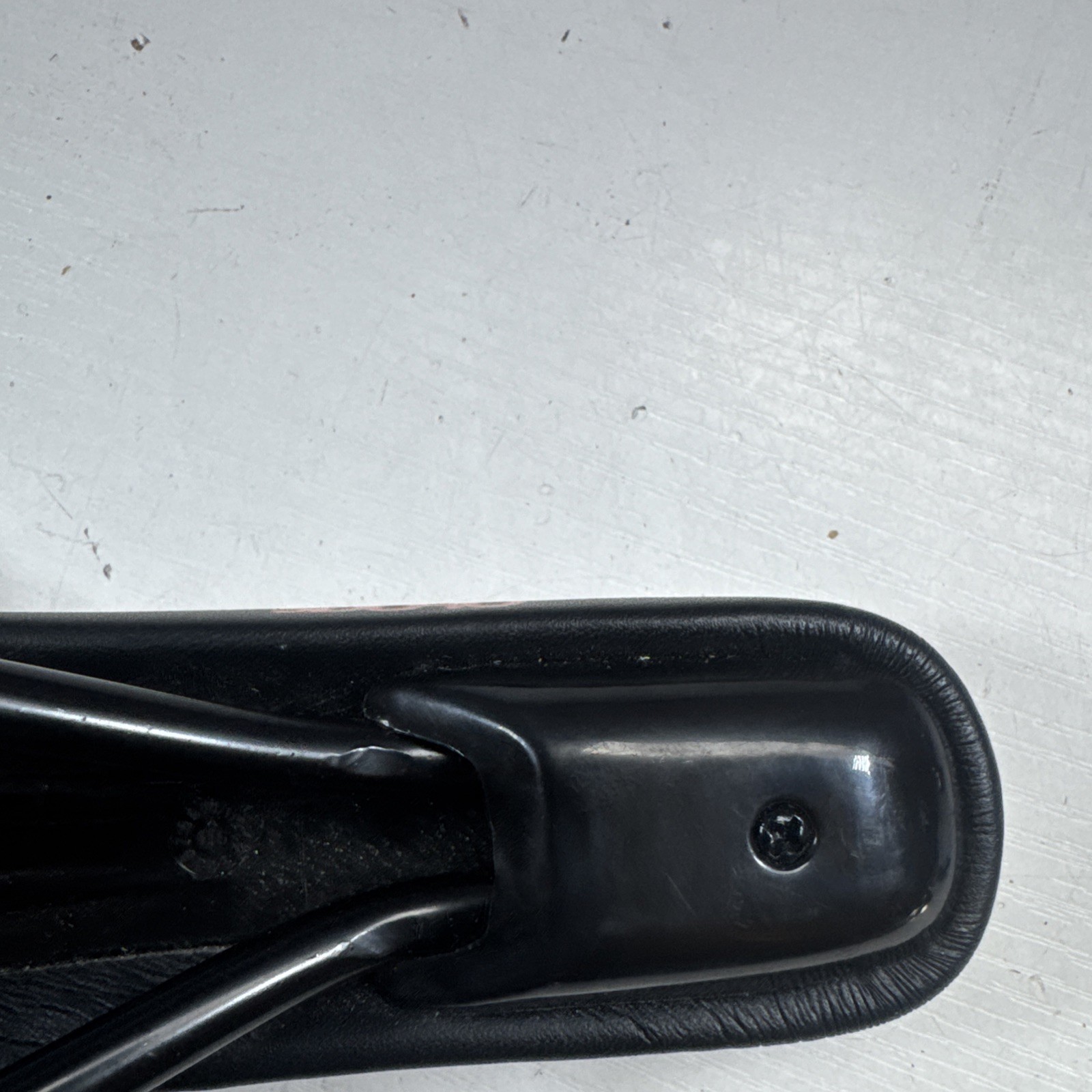 Selle royal Sirio Haibike Sduro Men’s Saddle Trekking Black-Red