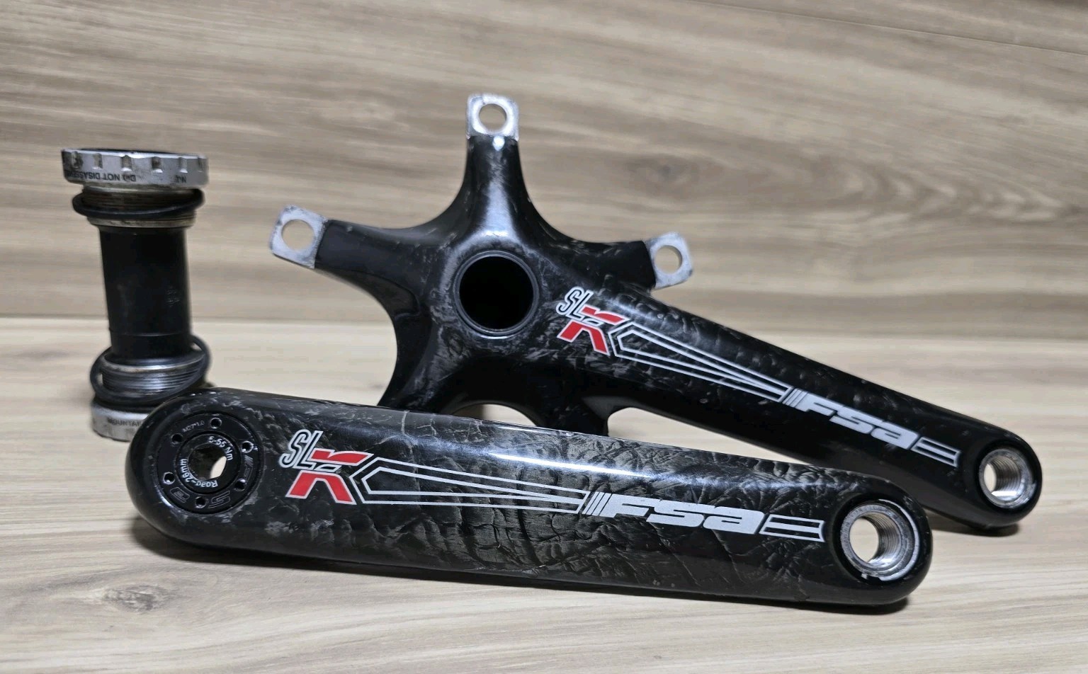 FSA SLK Carbon Crankset w/SM-BB-52 Bottom Bracket 175mm