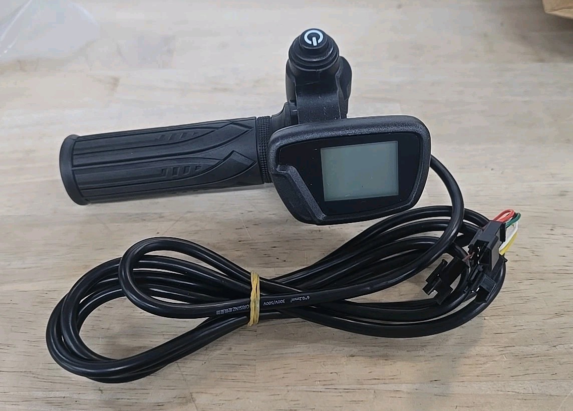 36V E Bike Throttle And LCD Display For Electric Vehicle Compatibility