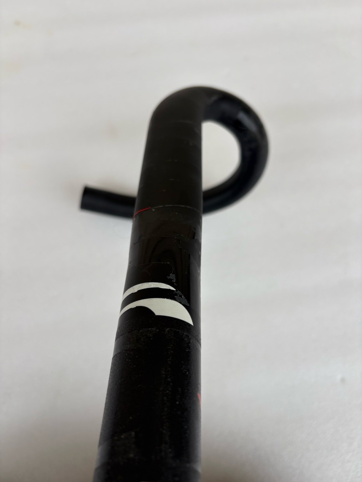 Specialized S-Works Shallow Bent Carbon Handlebar. 44cm. Weight 190g.